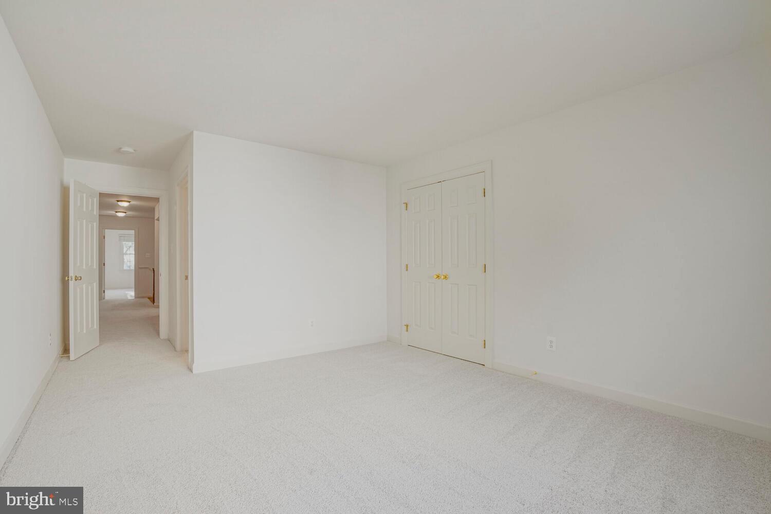 WOODLAND LAKE - Residential