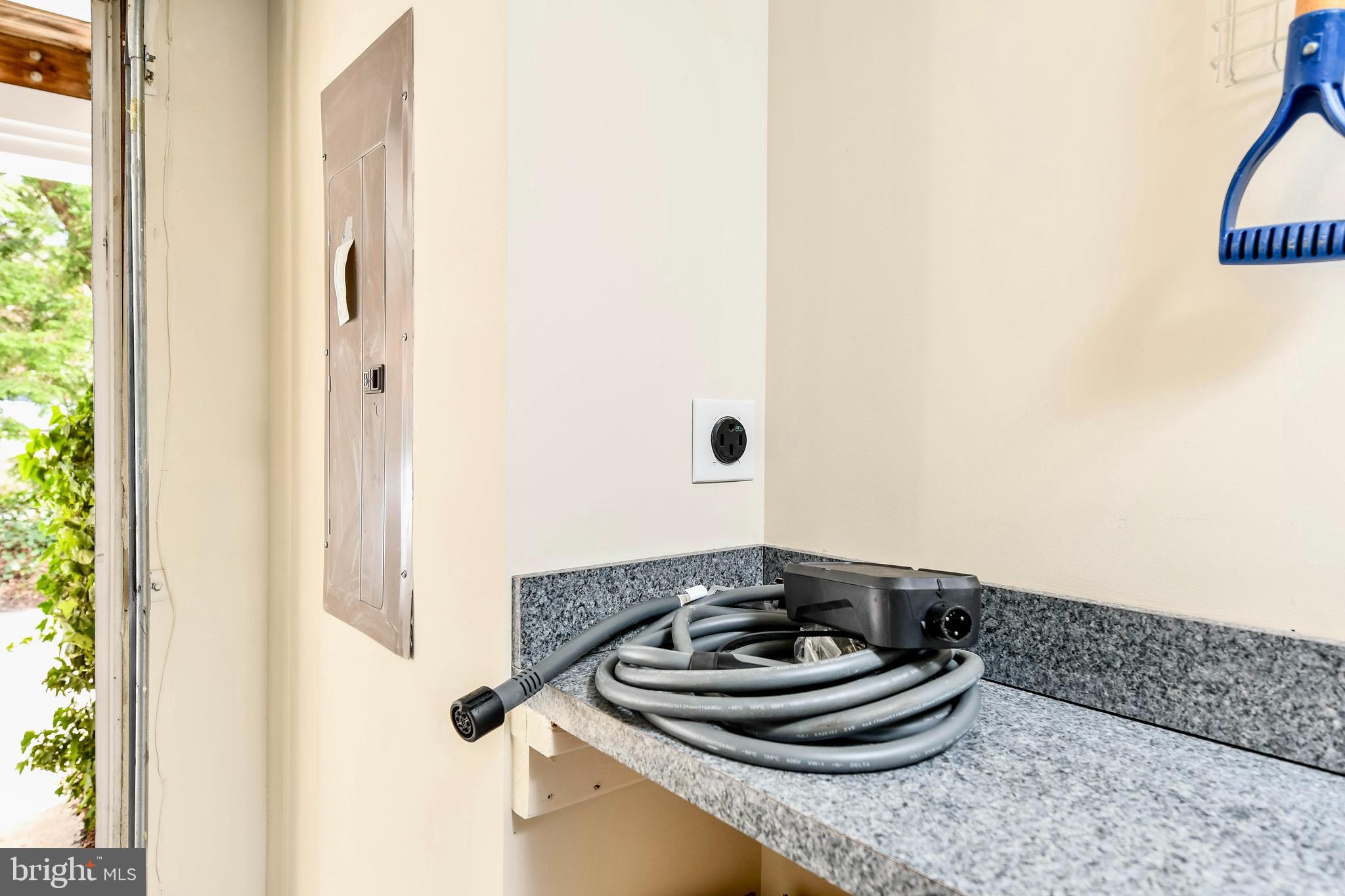 WILKES CORNER - Residential