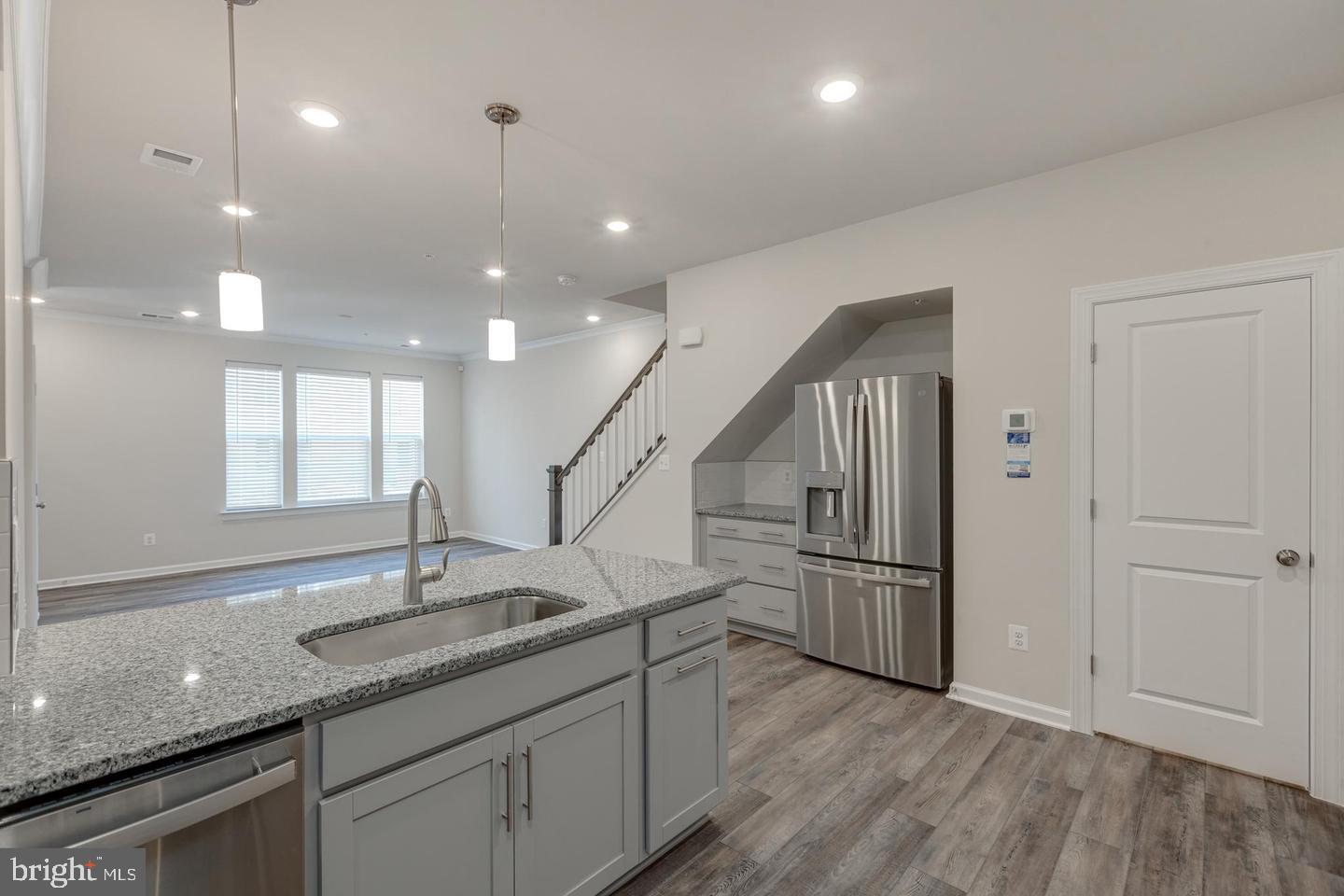 METRO WALK AT MOOREFIELD STATION - Residential Lease