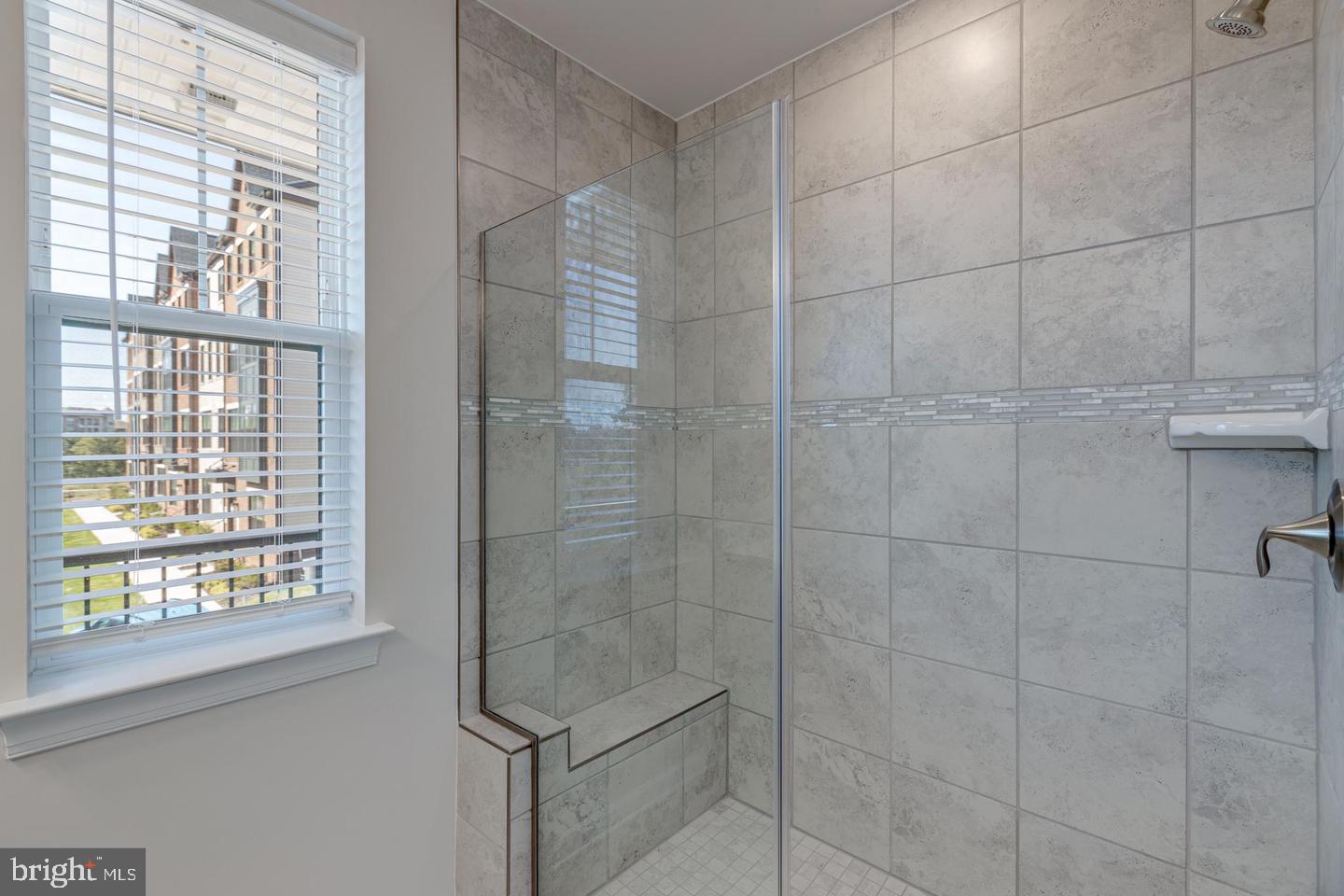 METRO WALK AT MOOREFIELD STATION - Residential Lease