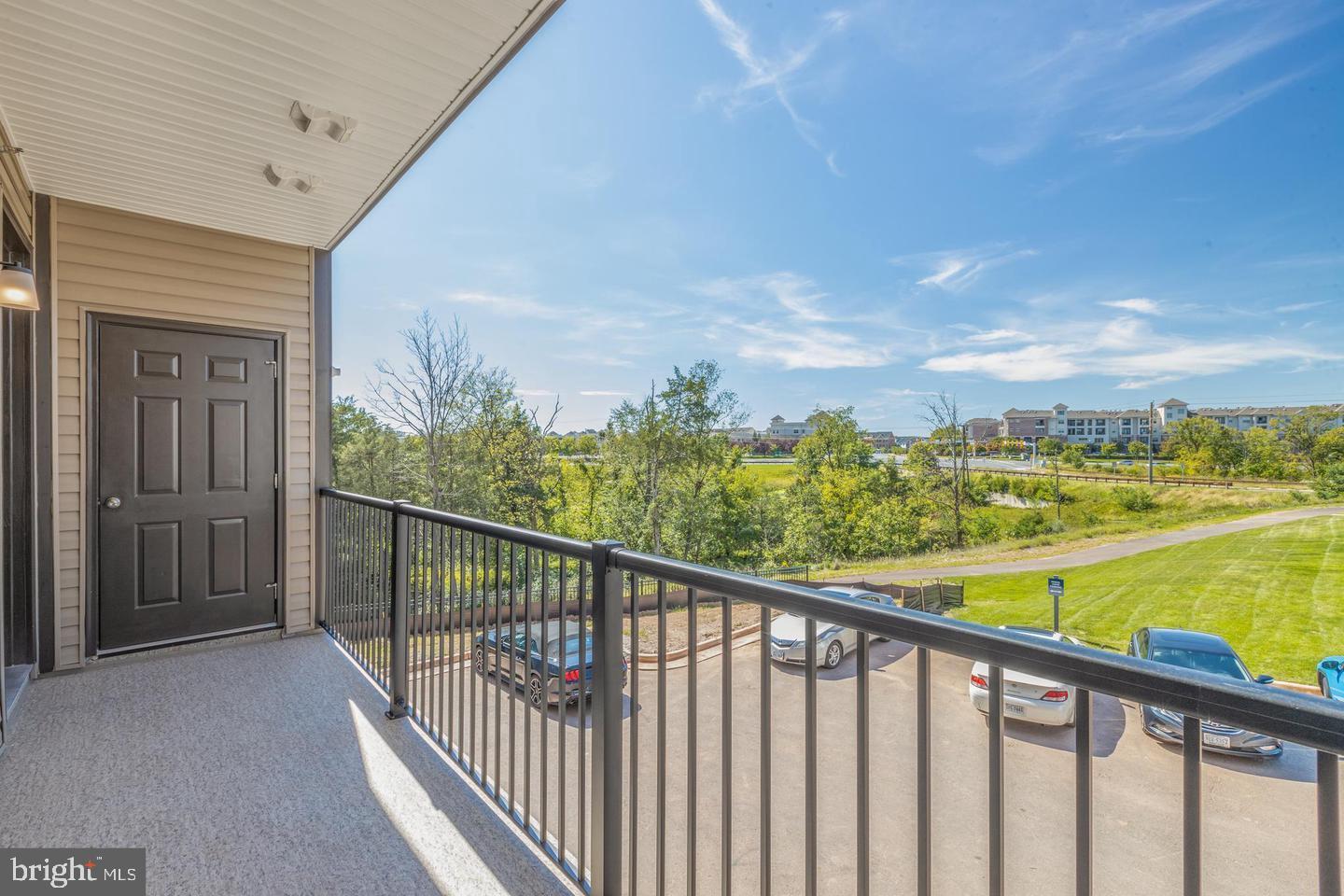 METRO WALK AT MOOREFIELD STATION - Residential Lease