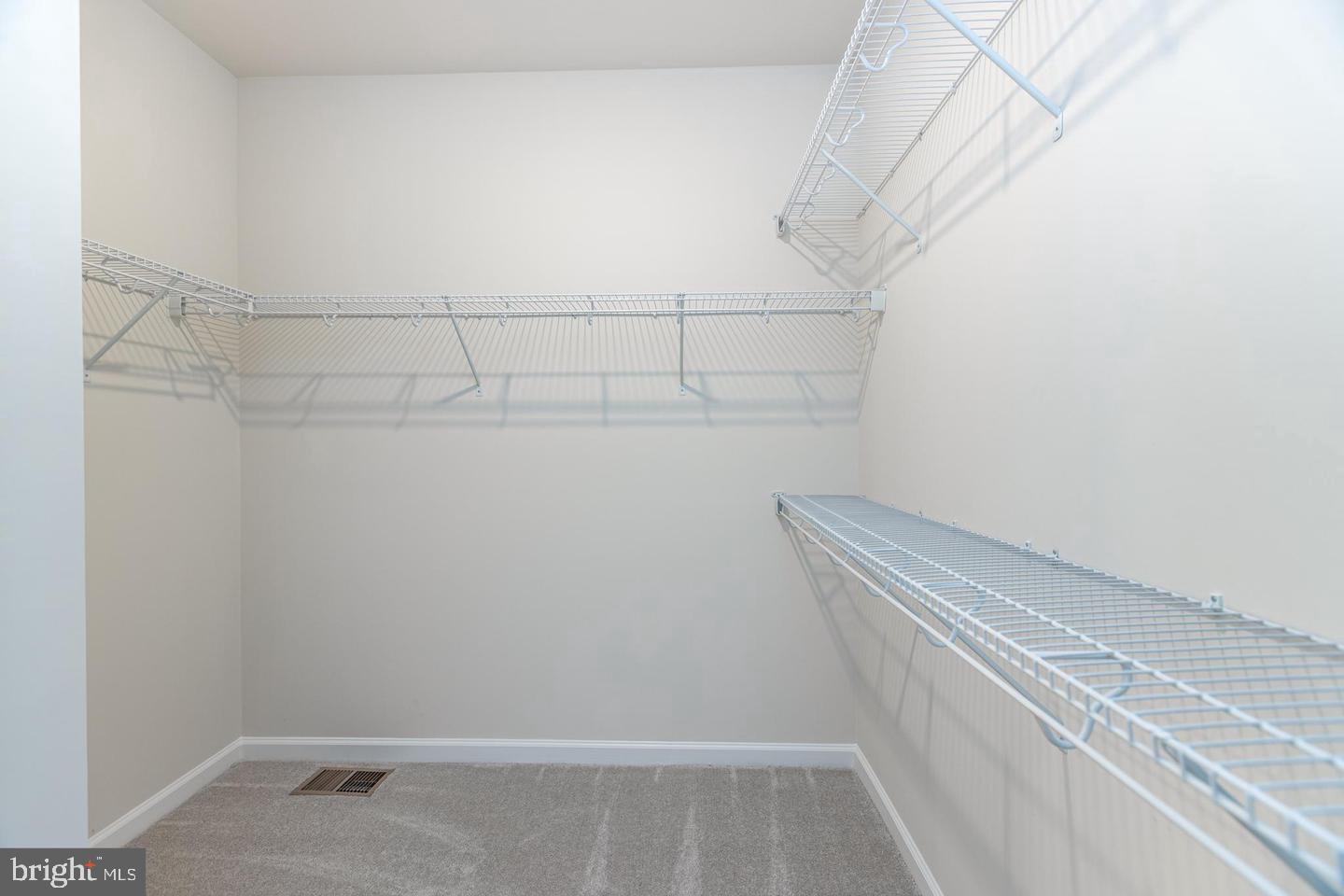 METRO WALK AT MOOREFIELD STATION - Residential Lease