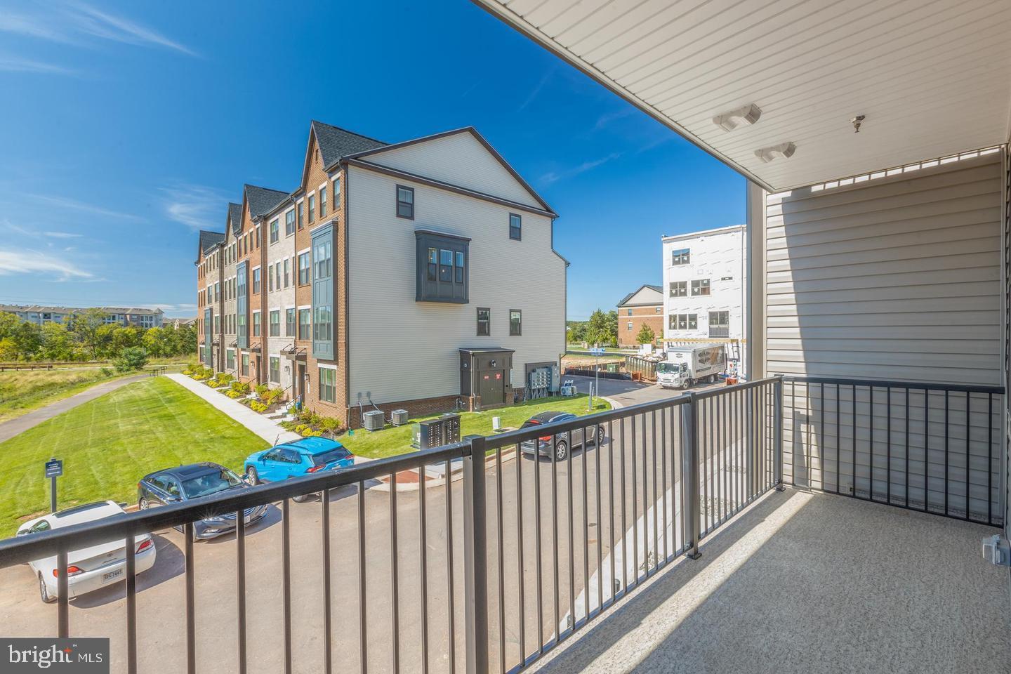 METRO WALK AT MOOREFIELD STATION - Residential Lease