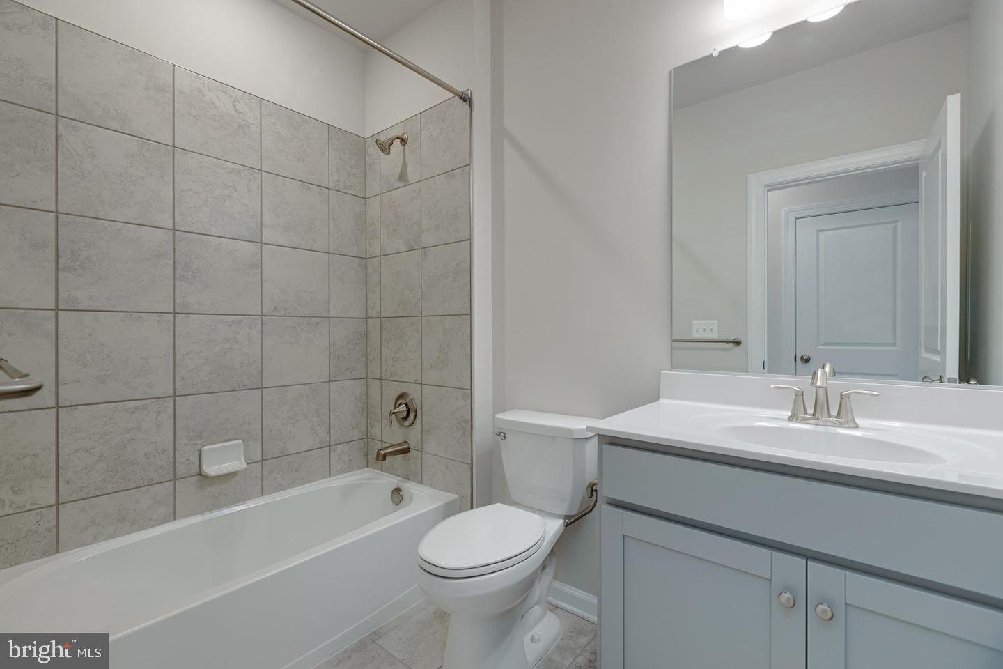 METRO WALK AT MOOREFIELD STATION - Residential Lease