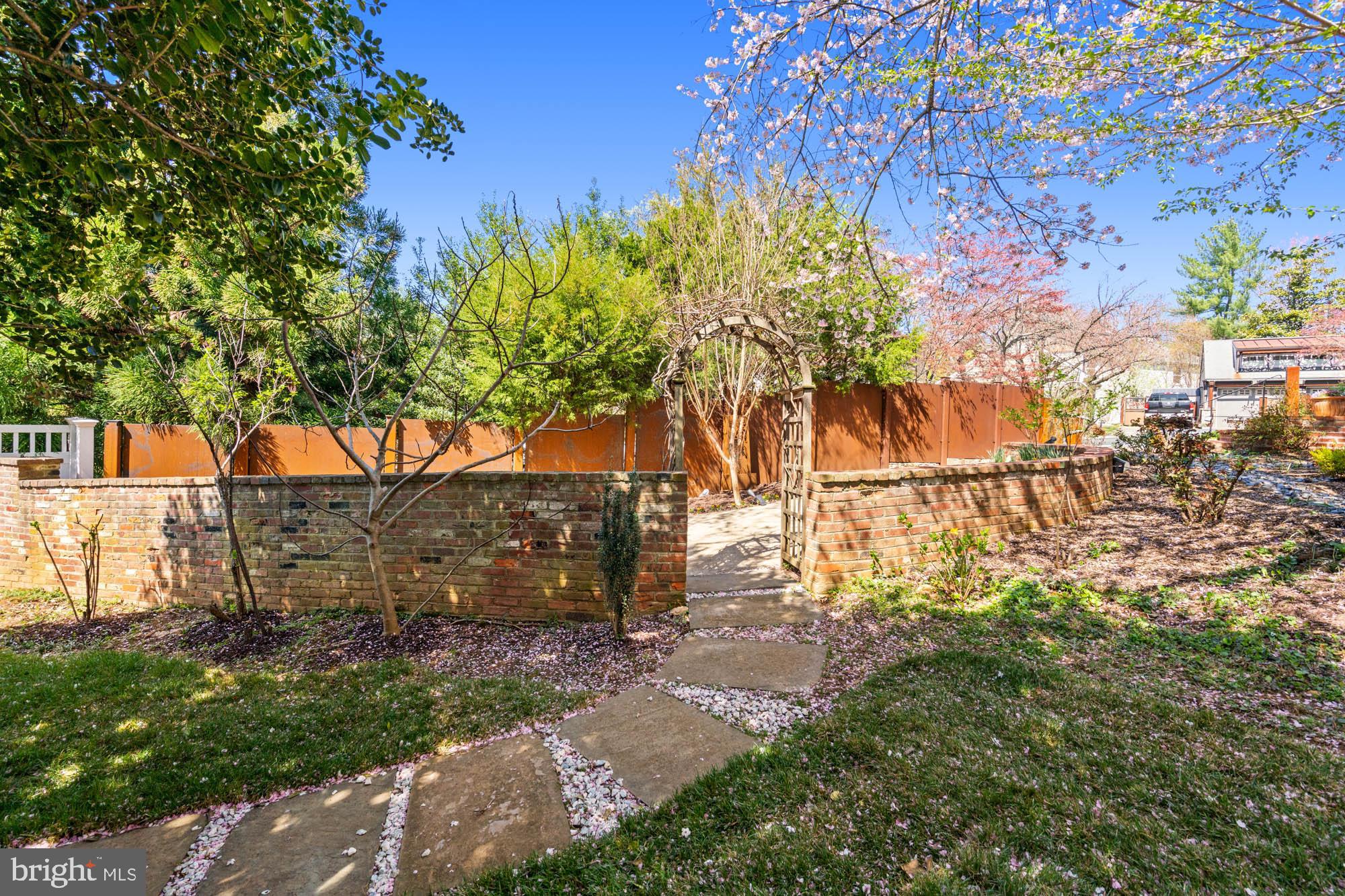 PT BETHESDA OUT RES 1 - Residential