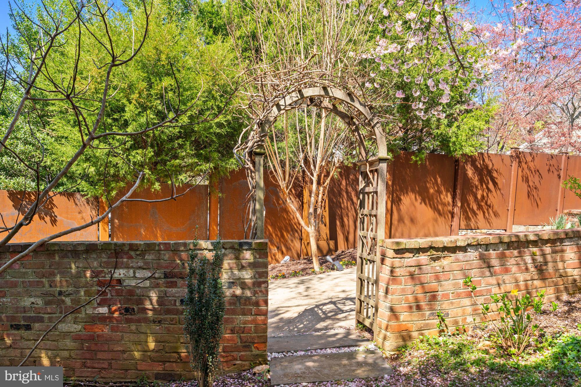 PT BETHESDA OUT RES 1 - Residential