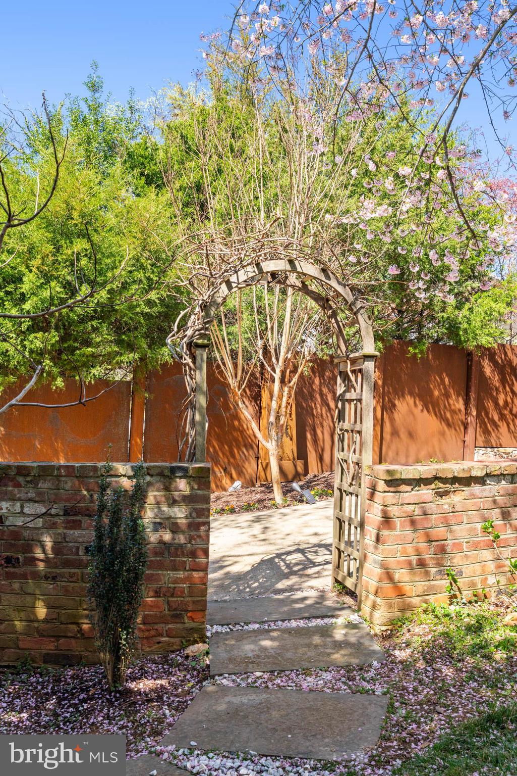 PT BETHESDA OUT RES 1 - Residential