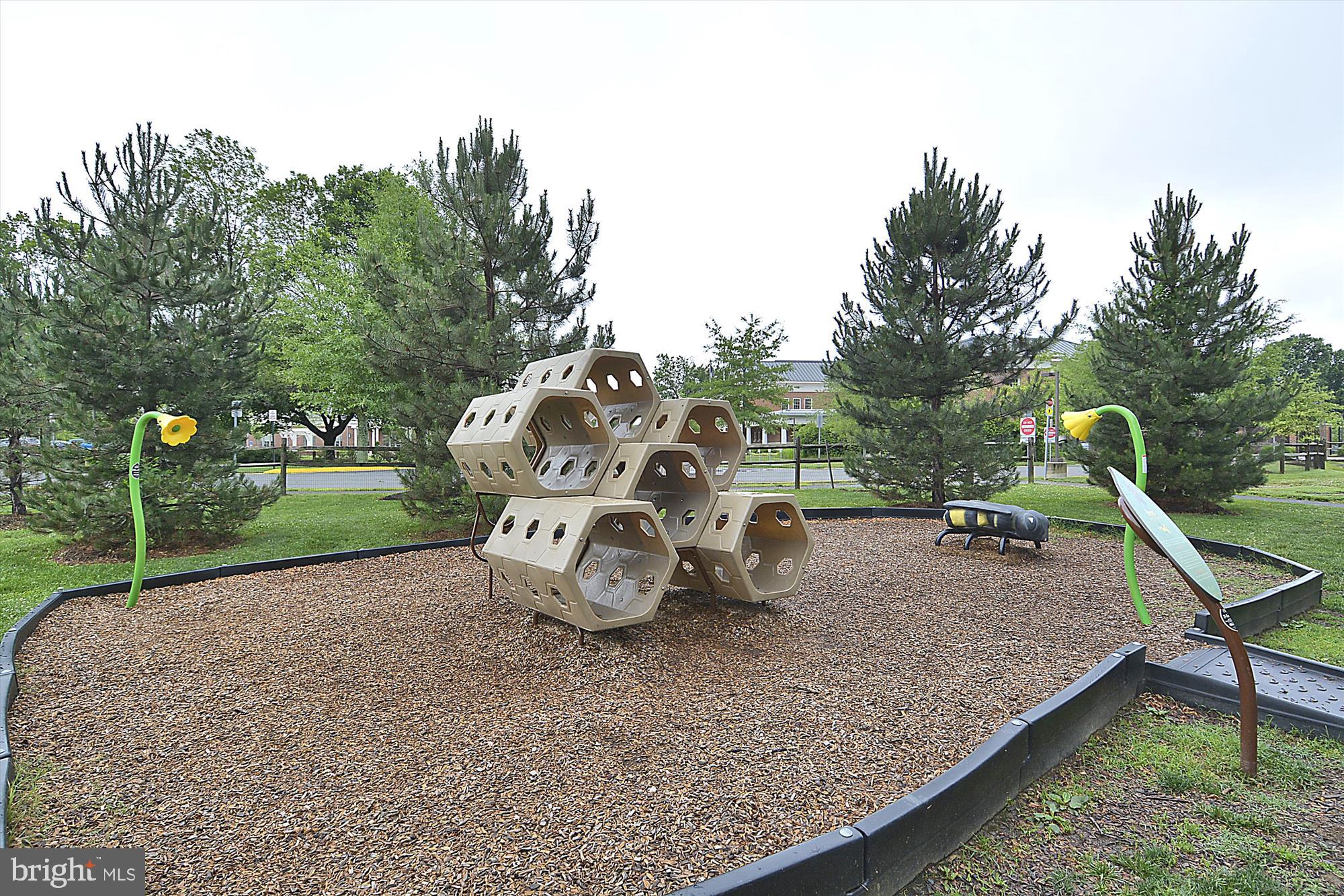 HERITAGE MANOR - Residential Lease