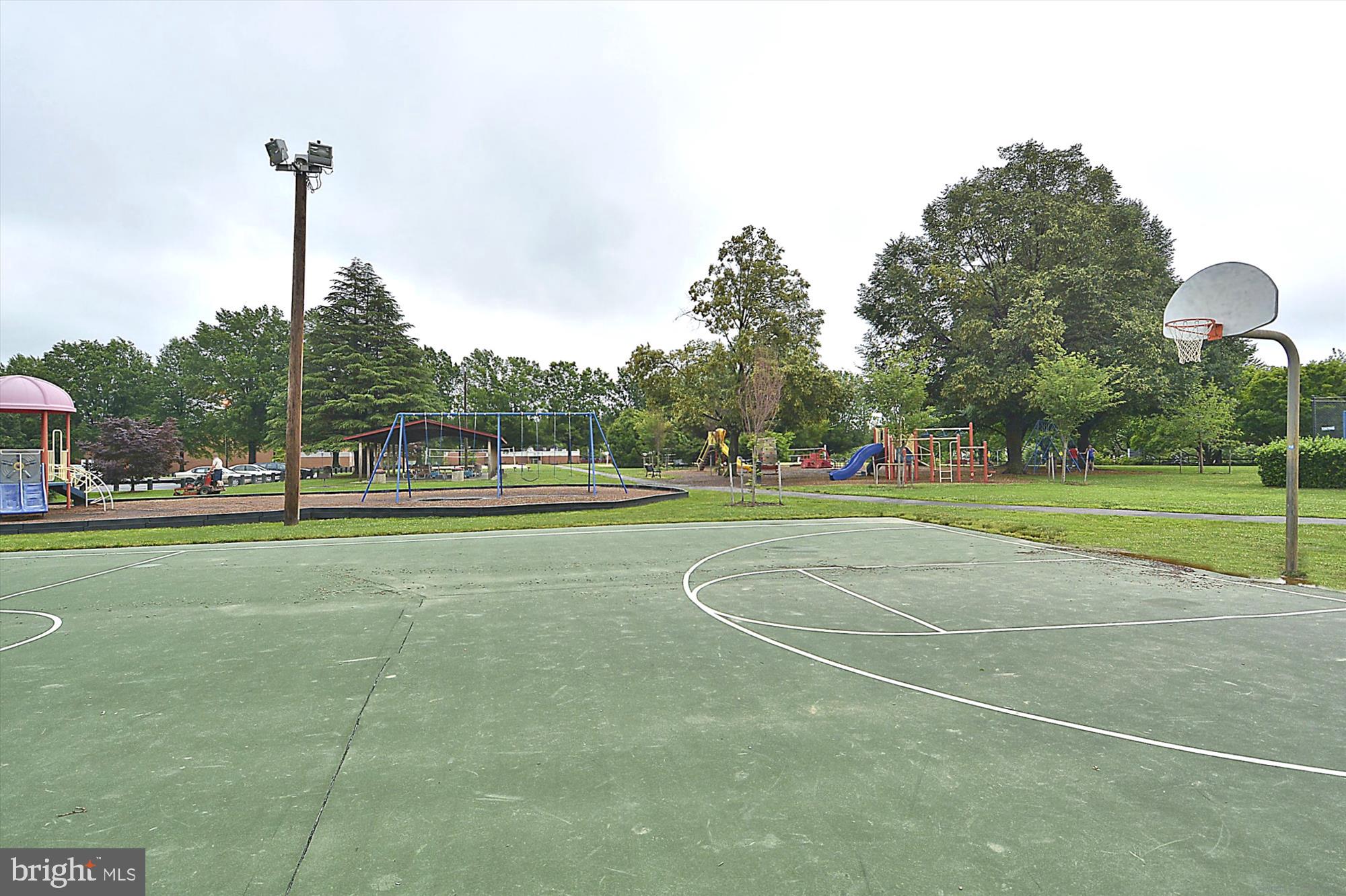 HERITAGE MANOR - Residential Lease