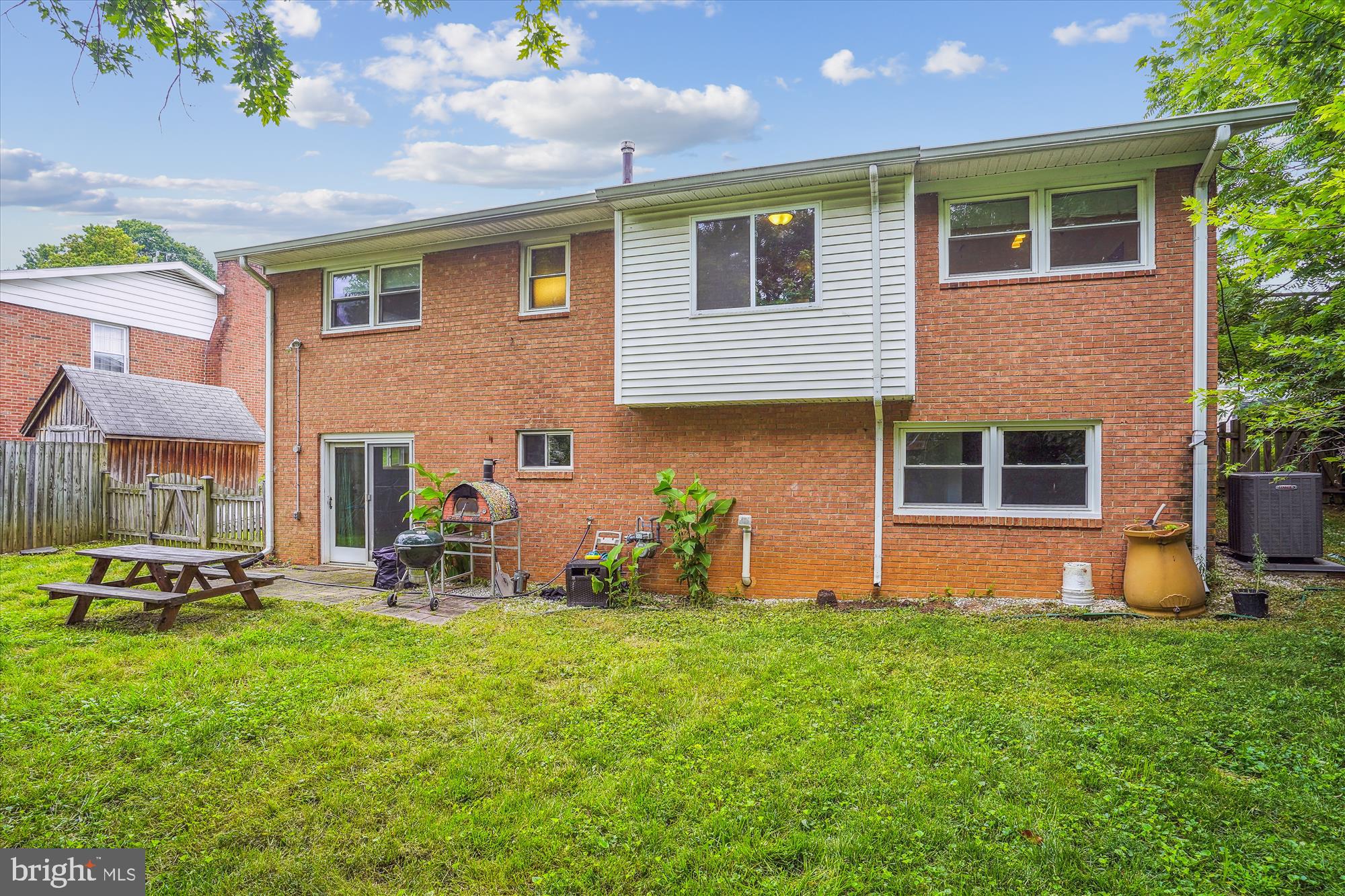 HERITAGE MANOR - Residential Lease