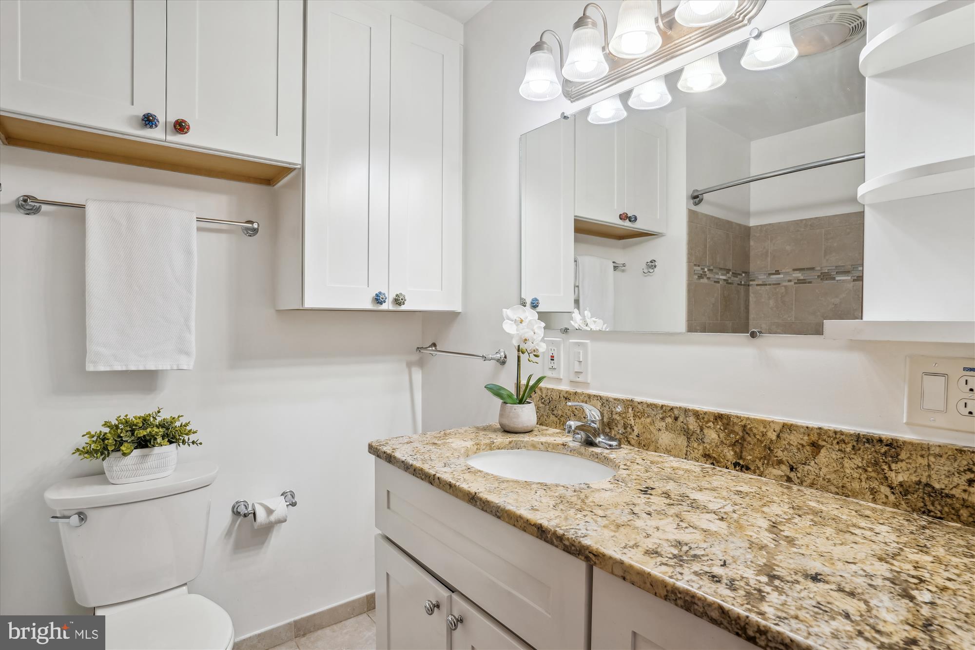 HERITAGE MANOR - Residential Lease