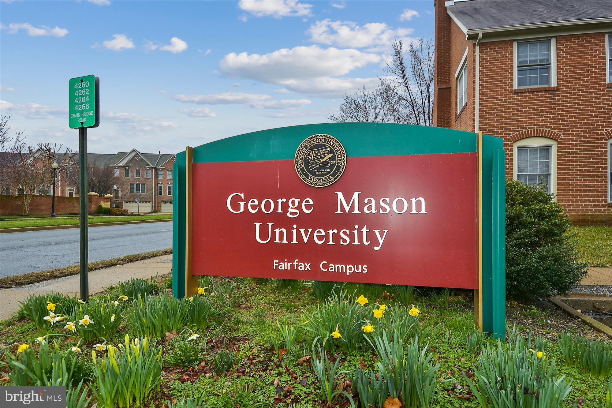 HERITAGE MANOR - Residential Lease