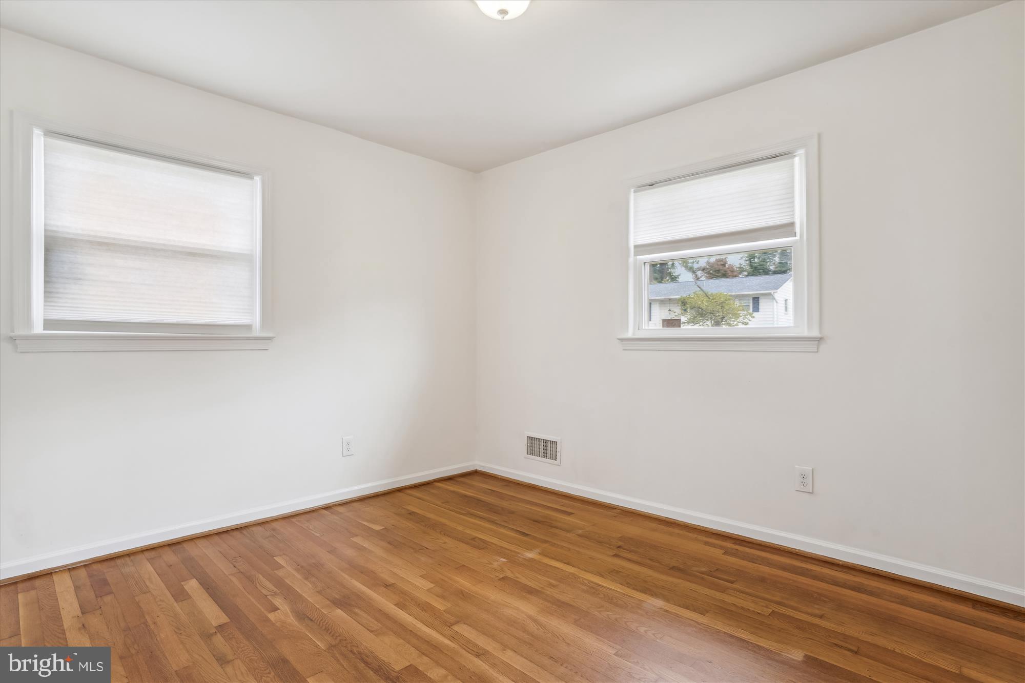 HERITAGE MANOR - Residential Lease