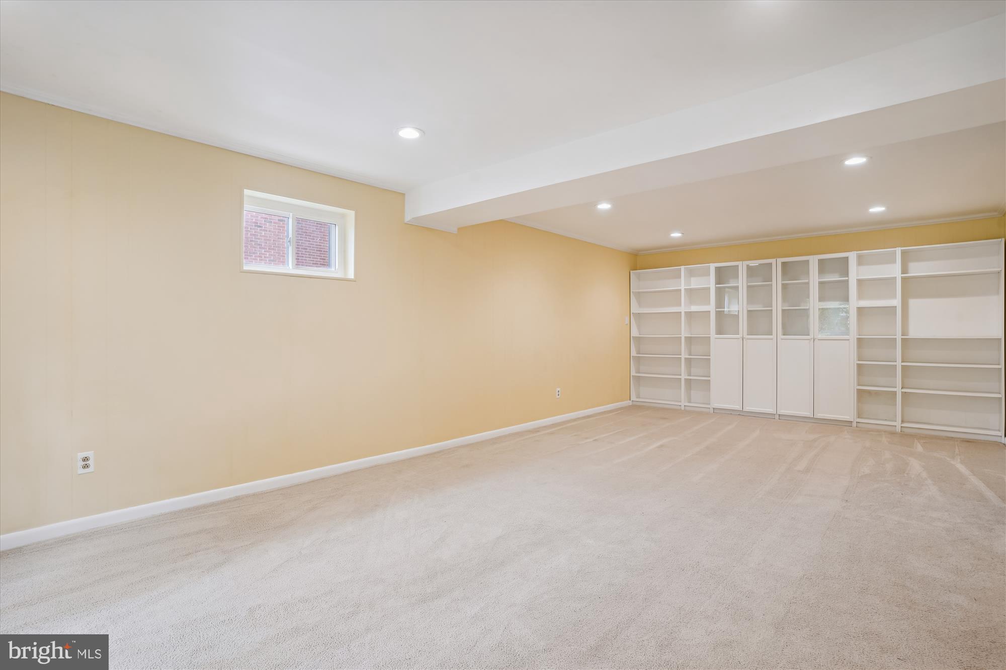 HERITAGE MANOR - Residential Lease