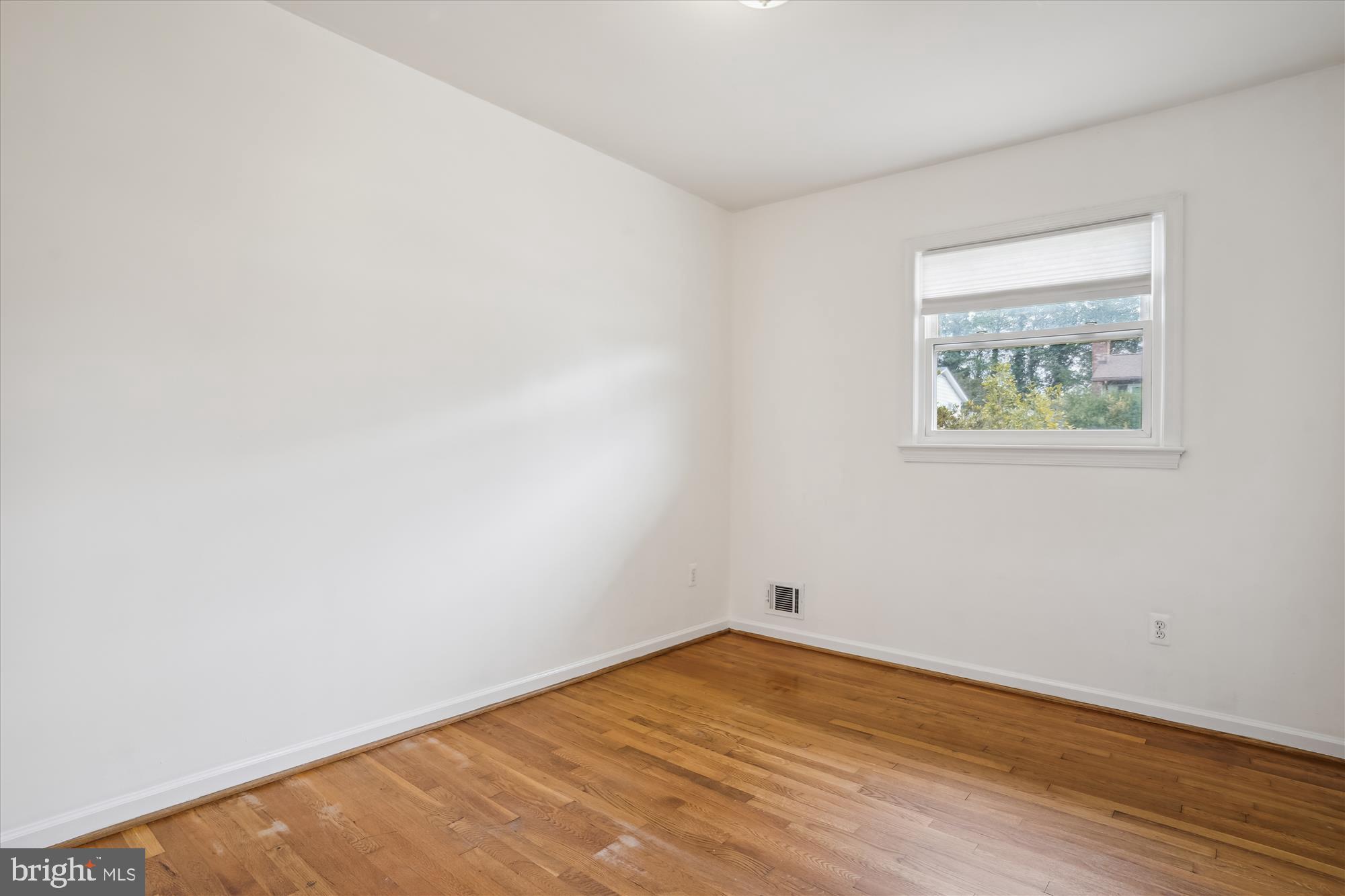 HERITAGE MANOR - Residential Lease