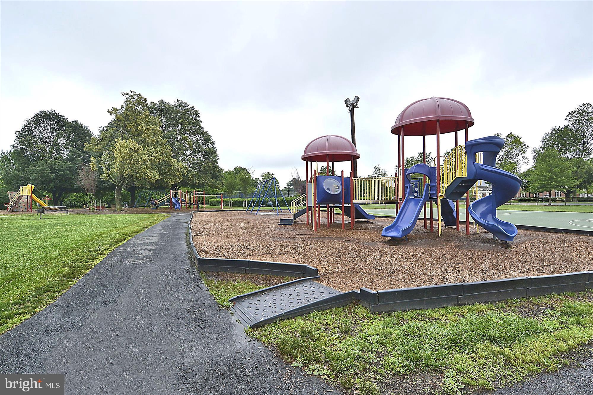 HERITAGE MANOR - Residential Lease