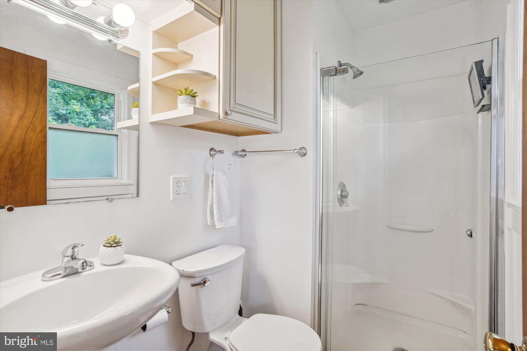 HERITAGE MANOR - Residential Lease