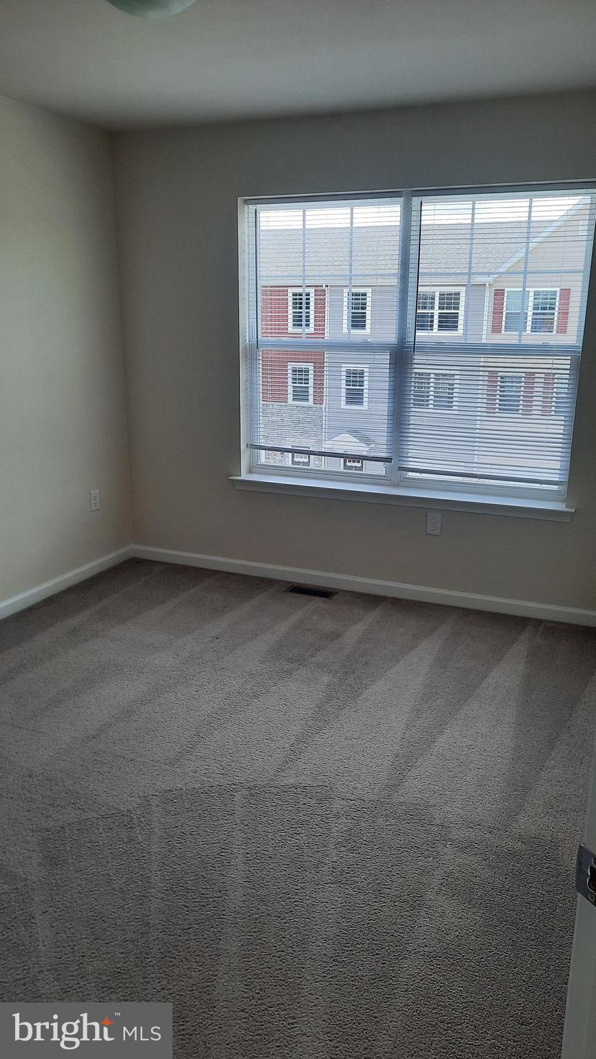 ADMIRALS QUAY - Residential Lease