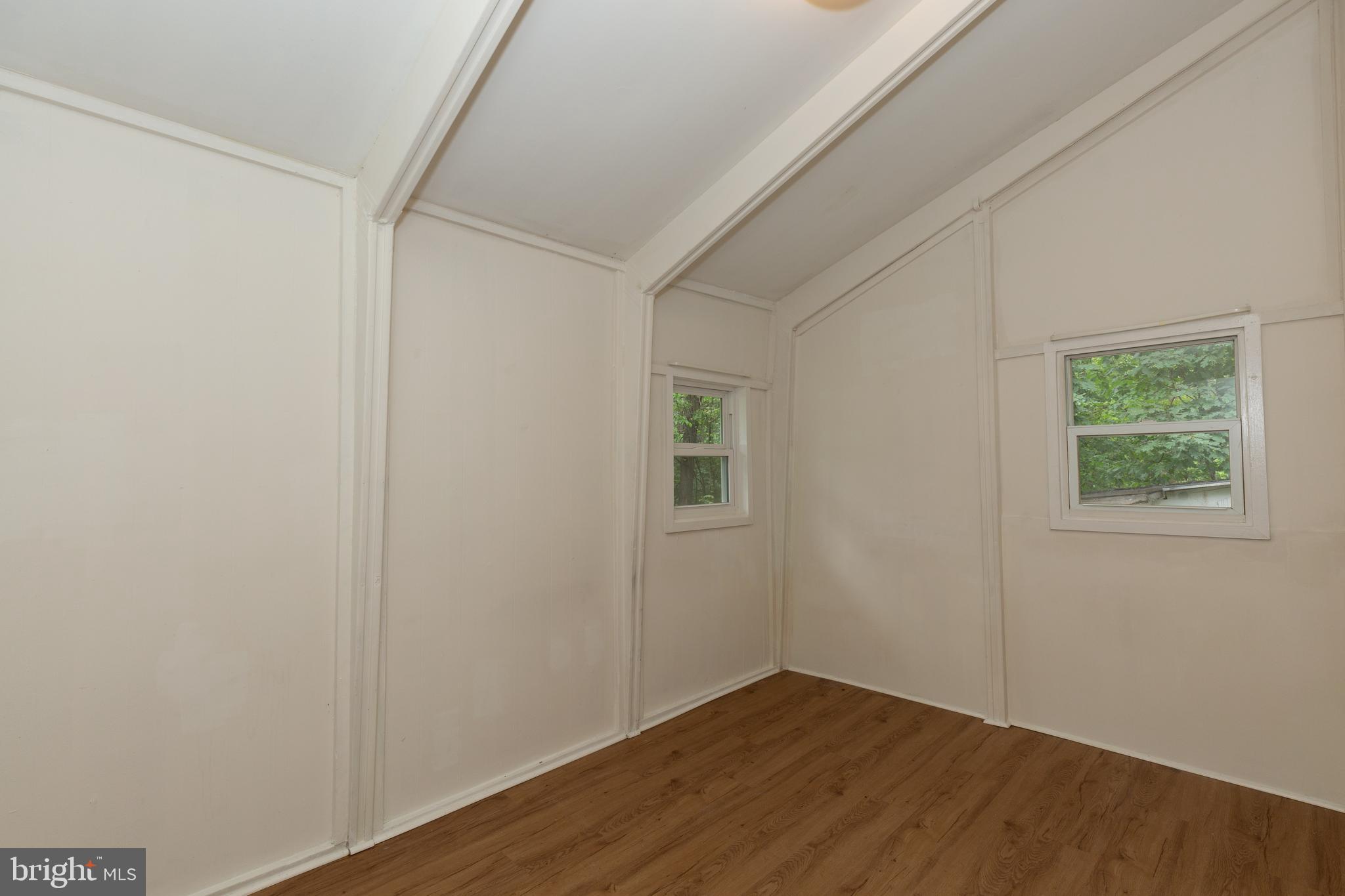 KEYES FERRY ACRES - Residential Lease