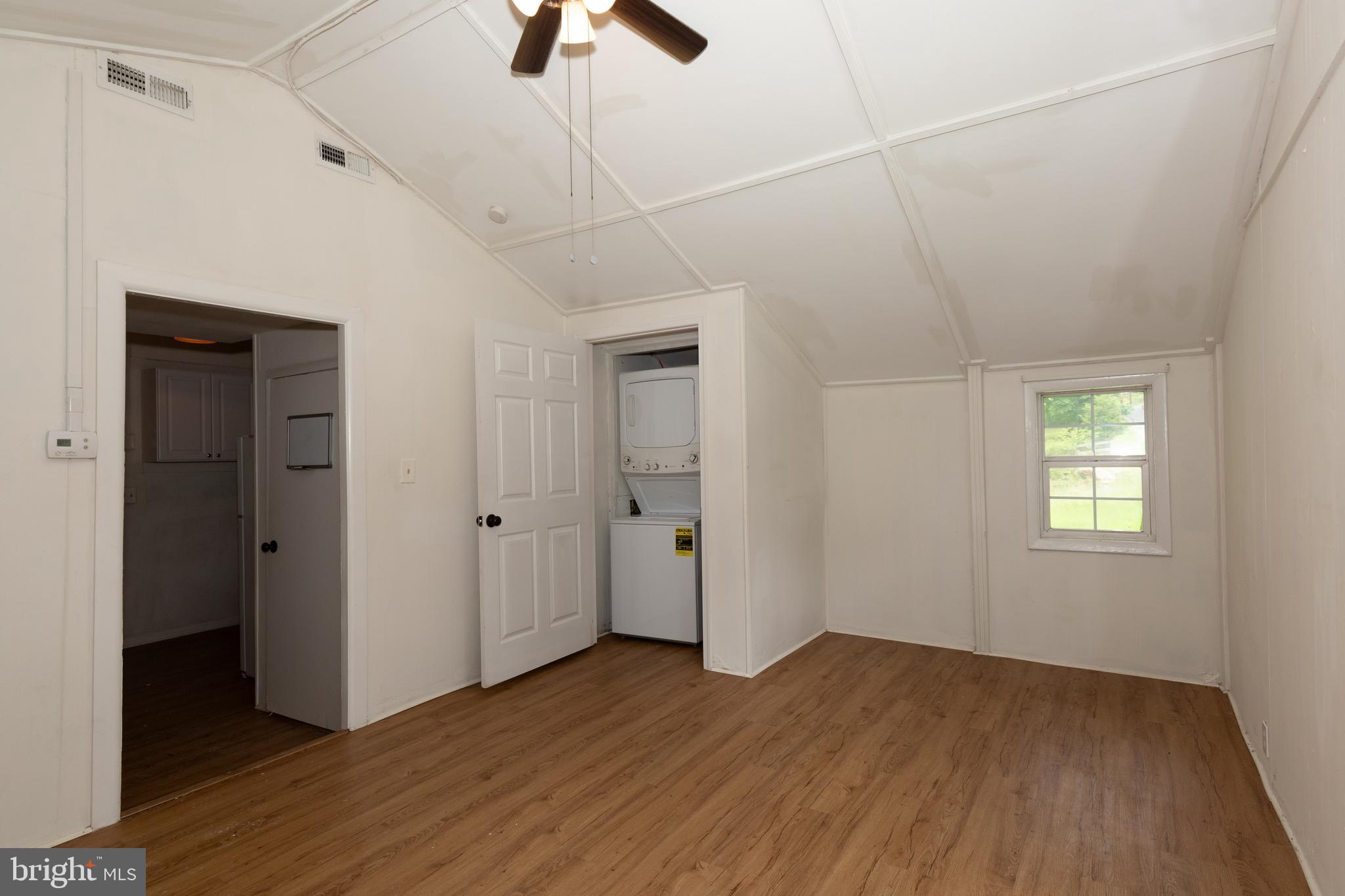 KEYES FERRY ACRES - Residential Lease