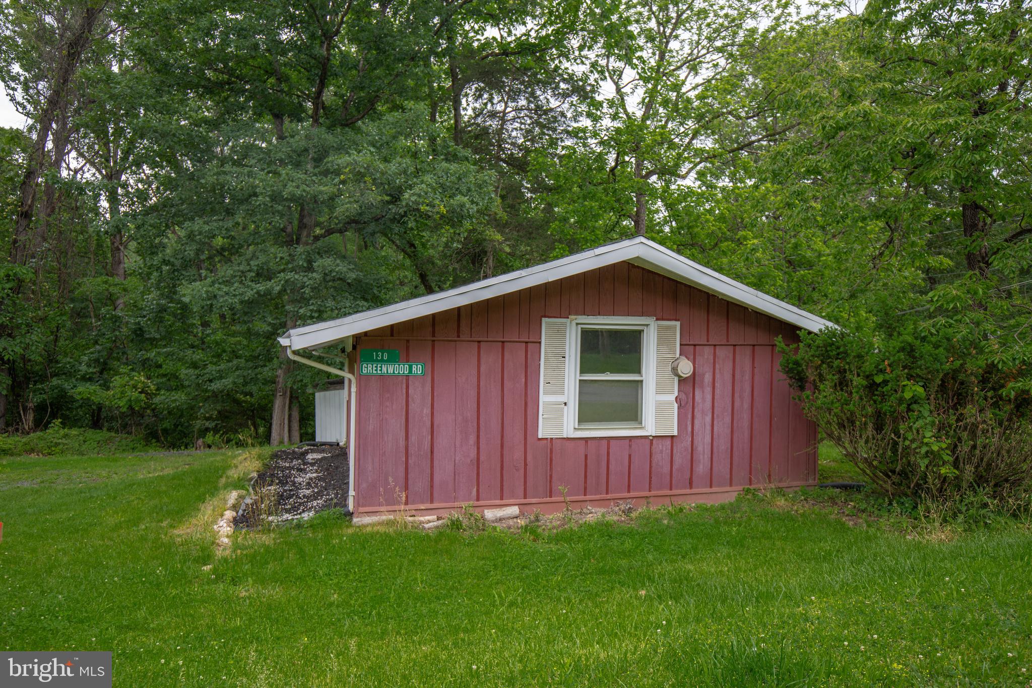 KEYES FERRY ACRES - Residential Lease