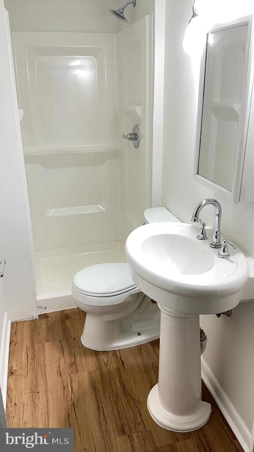 KEYES FERRY ACRES - Residential Lease