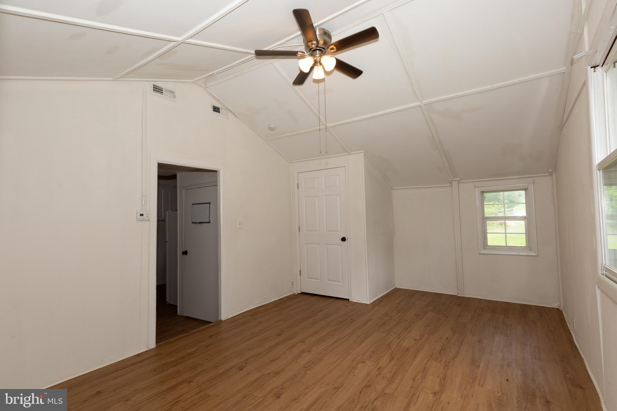 KEYES FERRY ACRES - Residential Lease