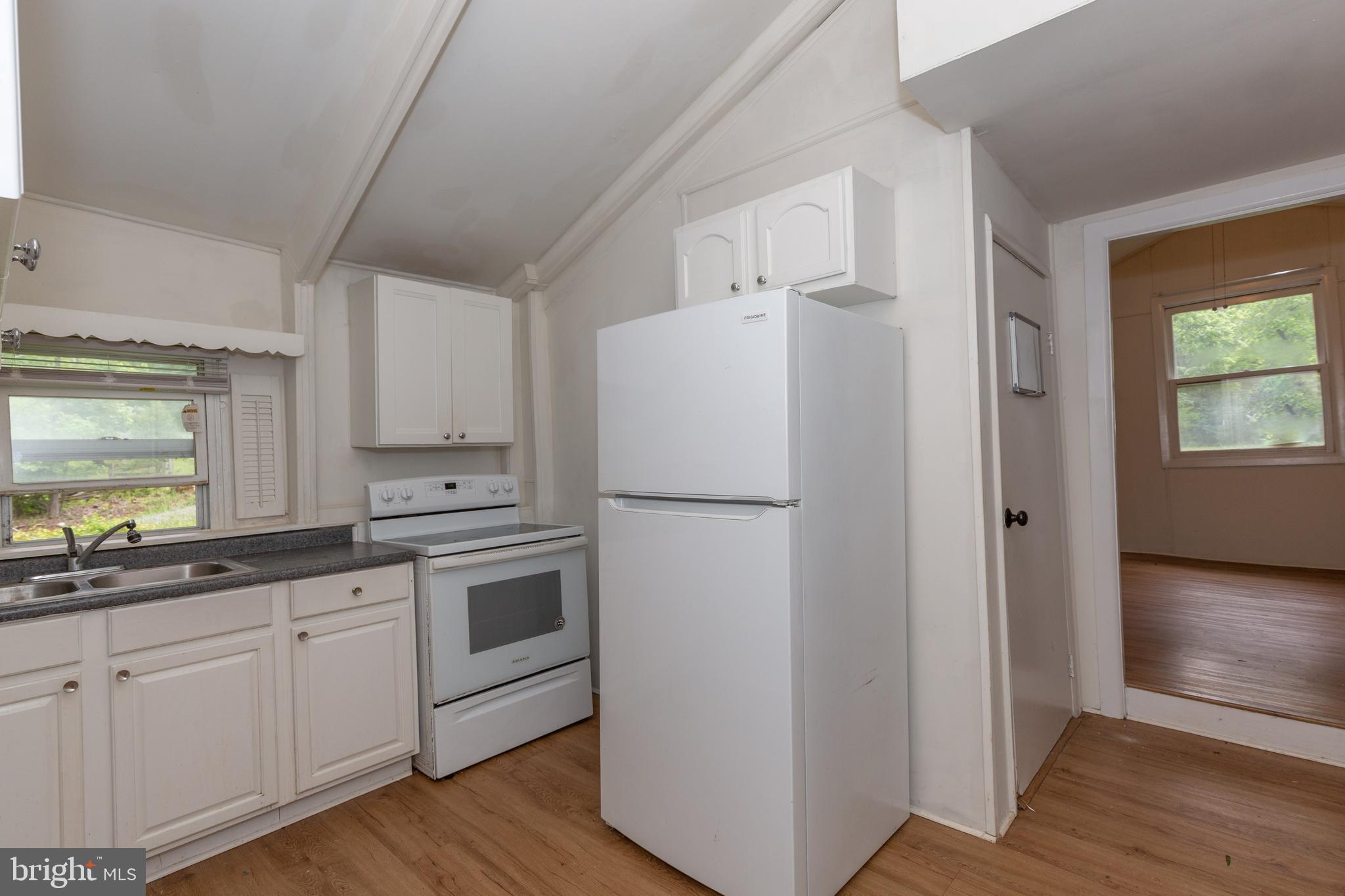 KEYES FERRY ACRES - Residential Lease