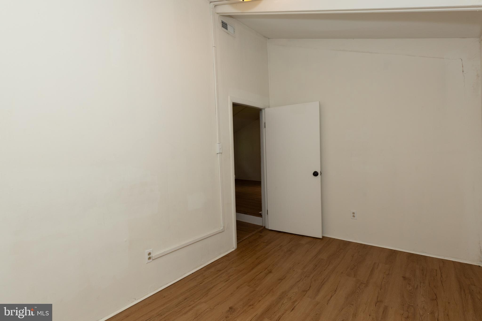 KEYES FERRY ACRES - Residential Lease