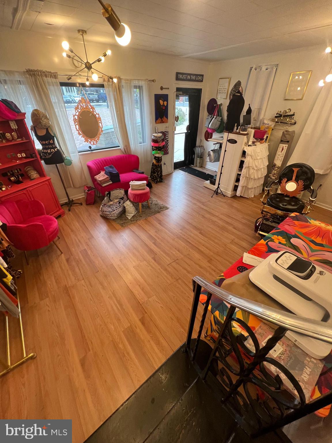 GERMANTOWN - Commercial Sale