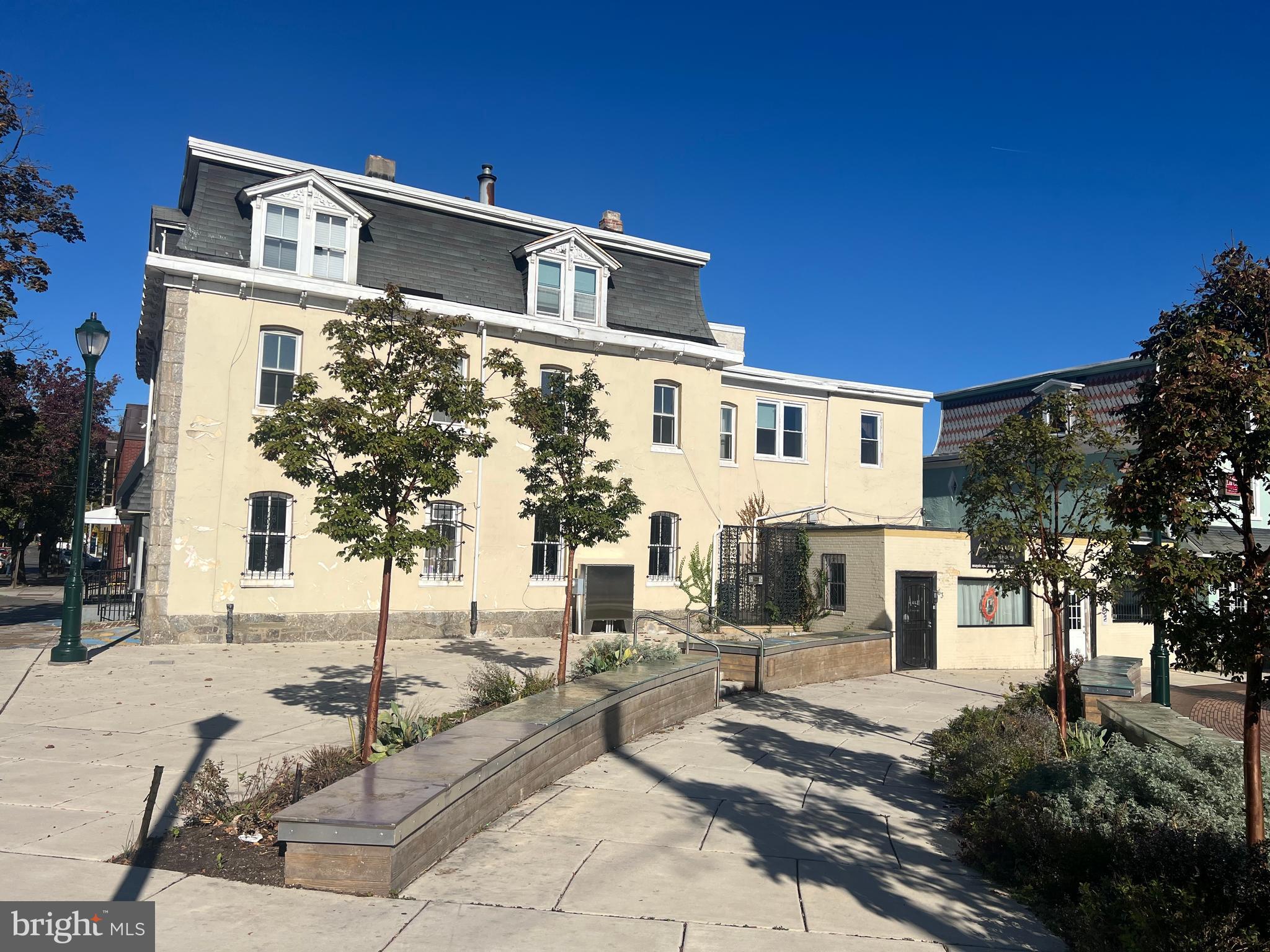 GERMANTOWN - Commercial Sale