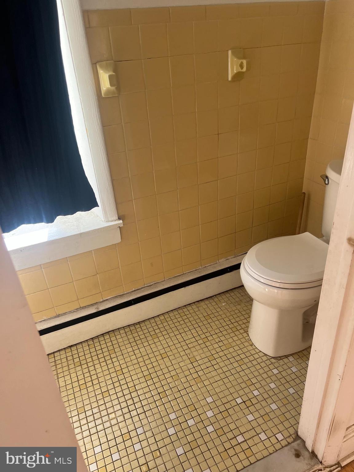 GERMANTOWN - Commercial Sale