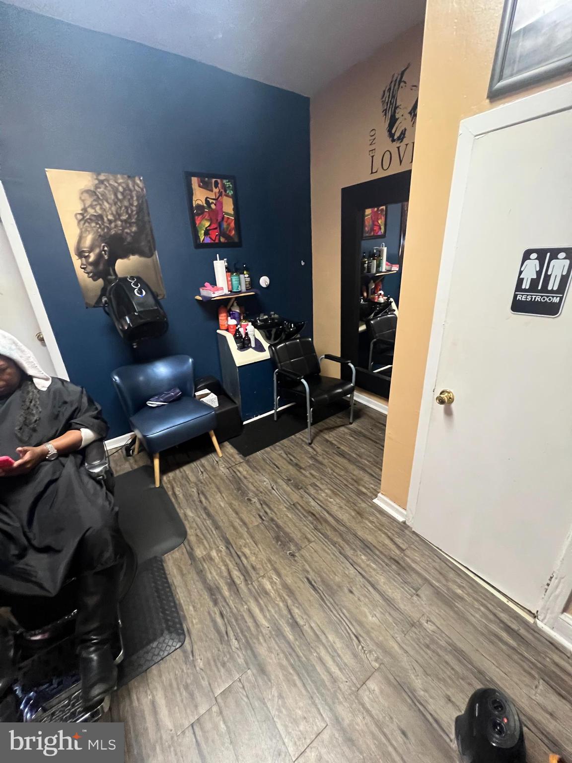 GERMANTOWN - Commercial Sale