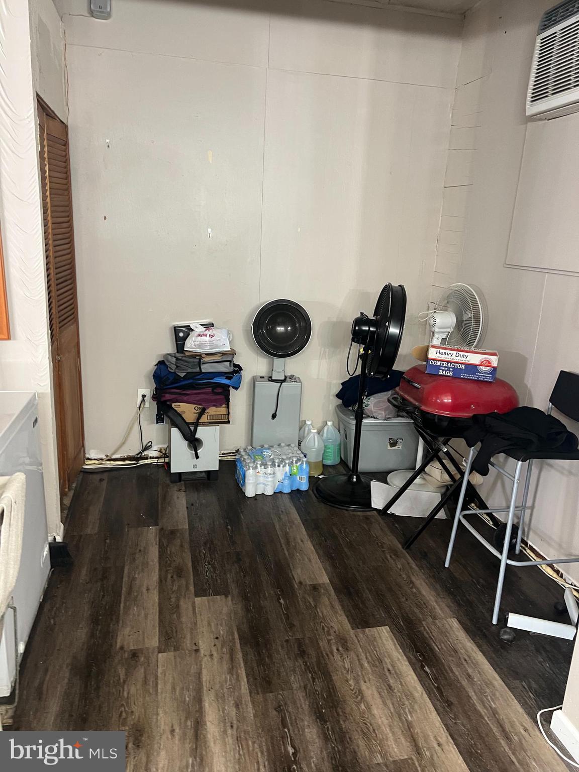 GERMANTOWN - Commercial Sale