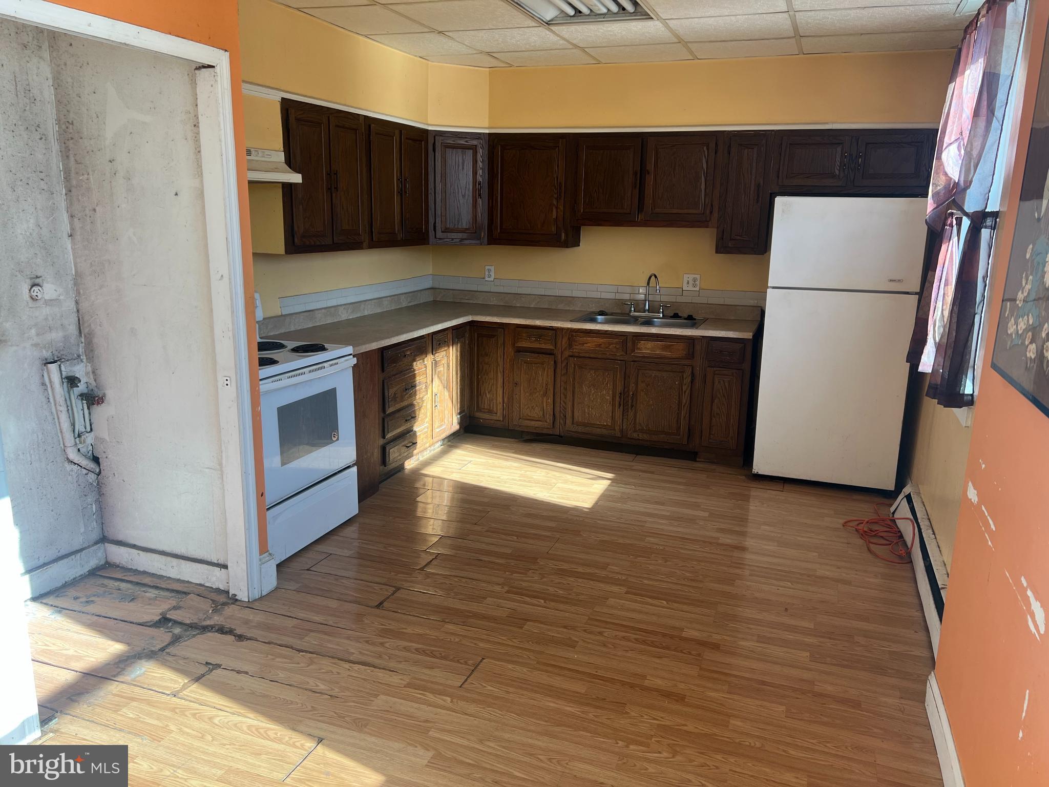 GERMANTOWN - Commercial Sale