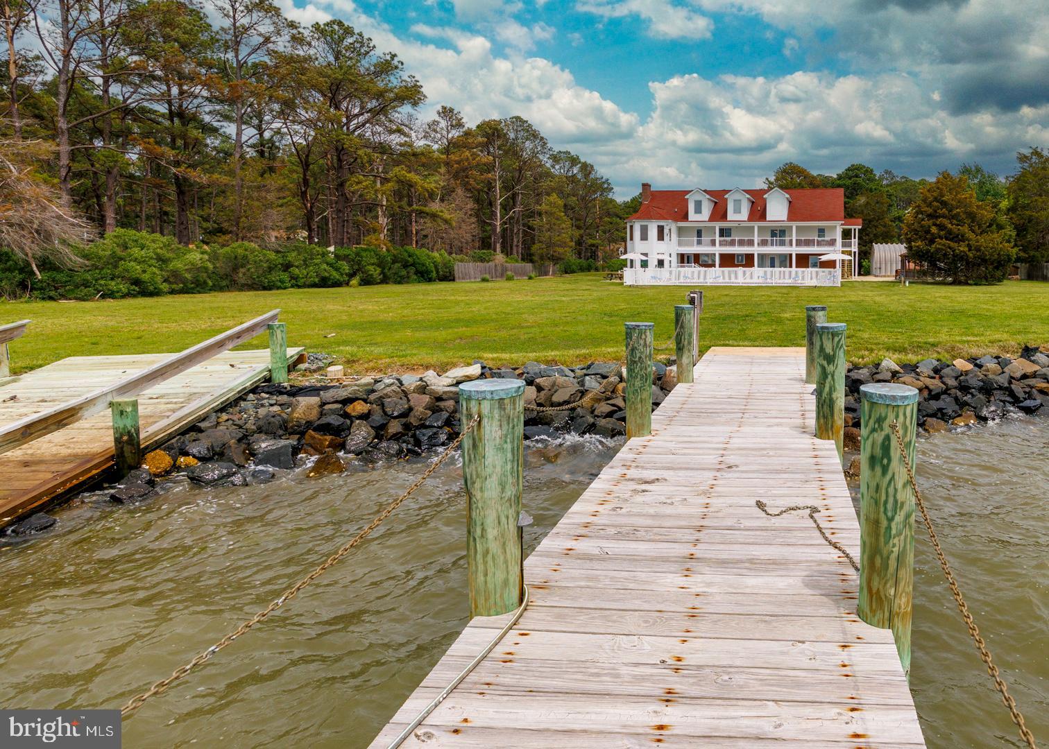 TOWN POINT ESTATES - Residential