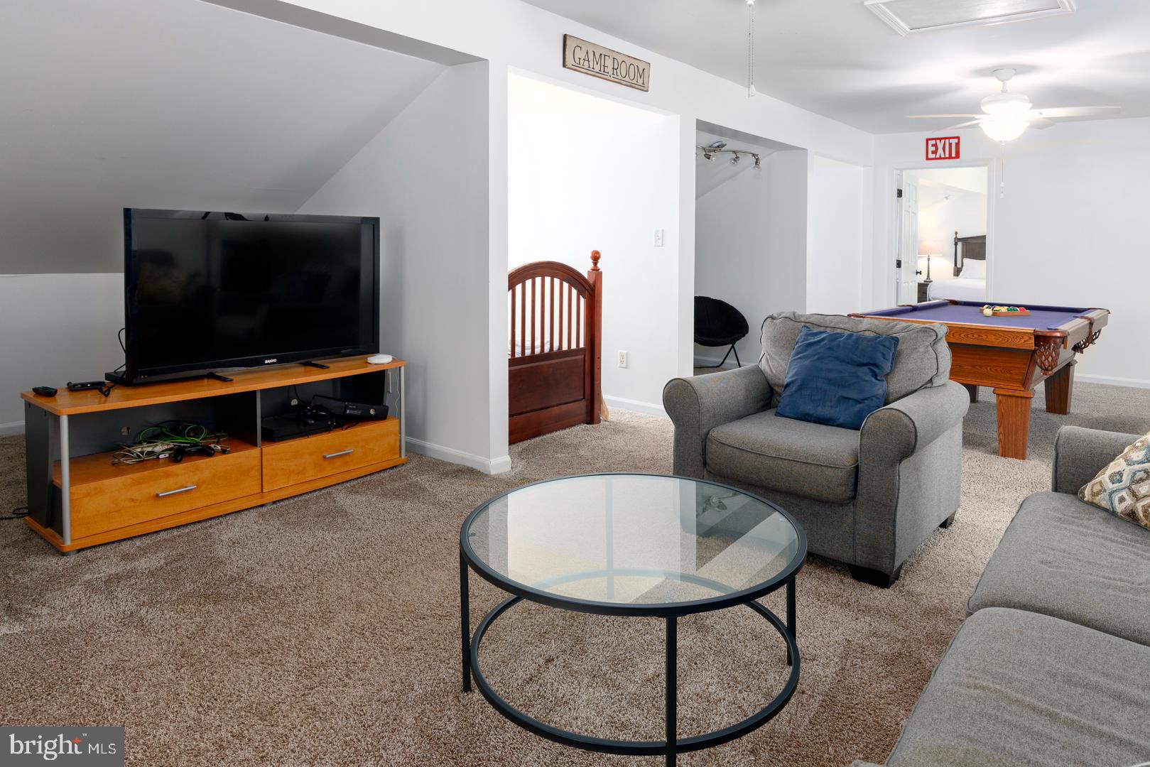 TOWN POINT ESTATES - Residential