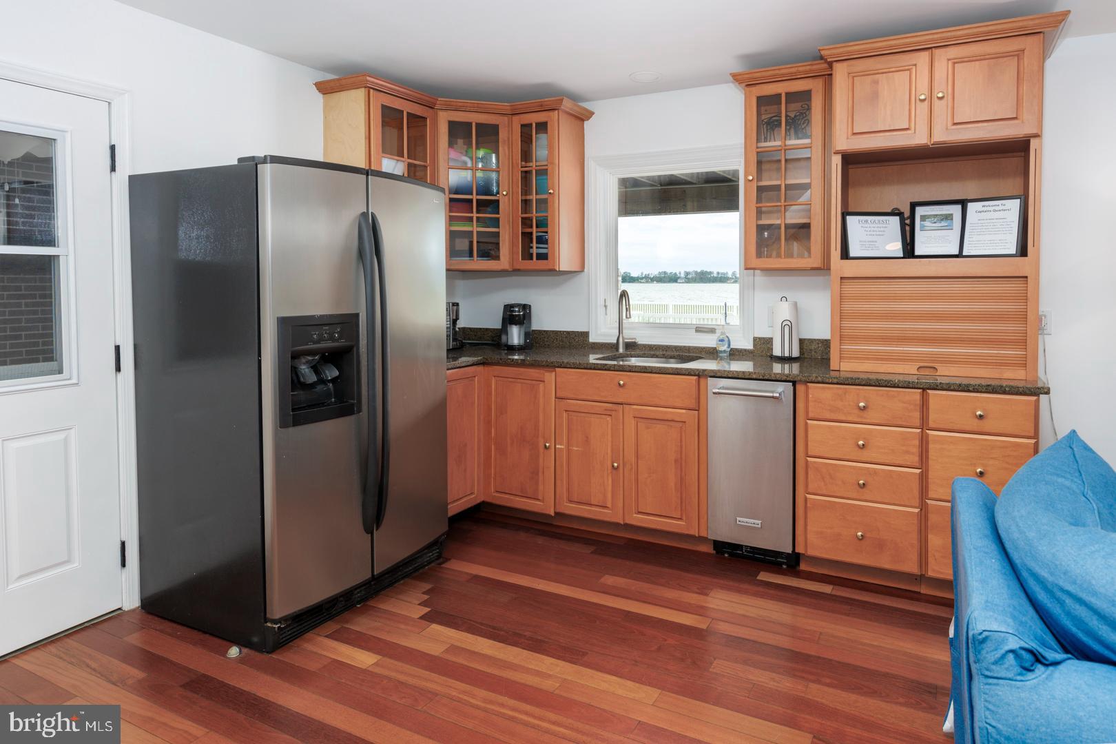 TOWN POINT ESTATES - Residential