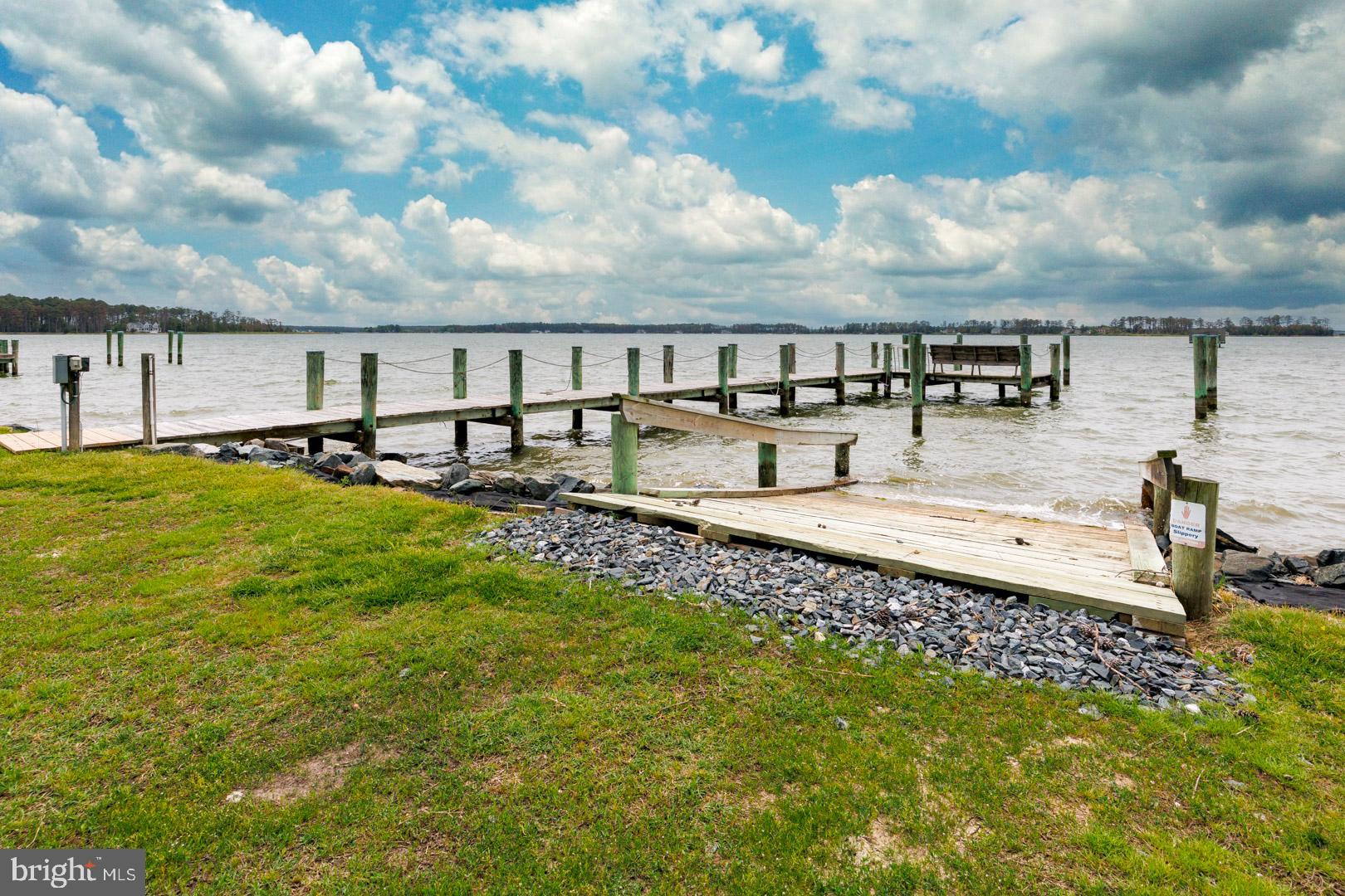 TOWN POINT ESTATES - Residential