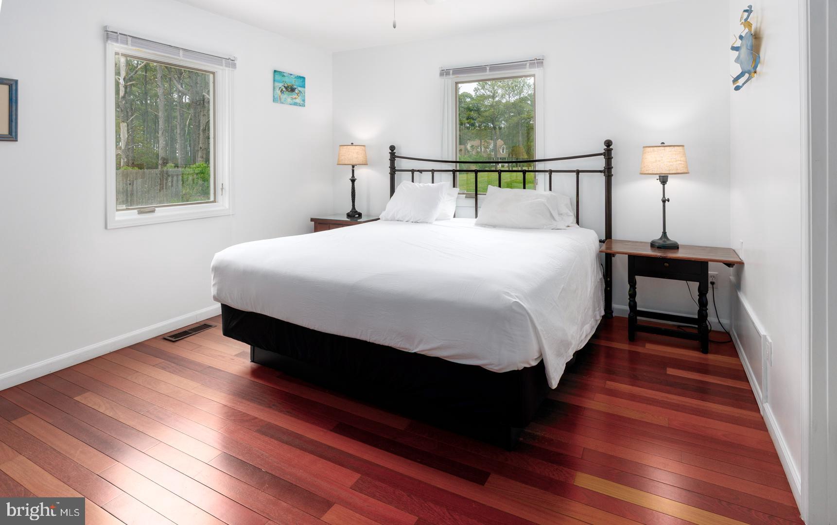 TOWN POINT ESTATES - Residential