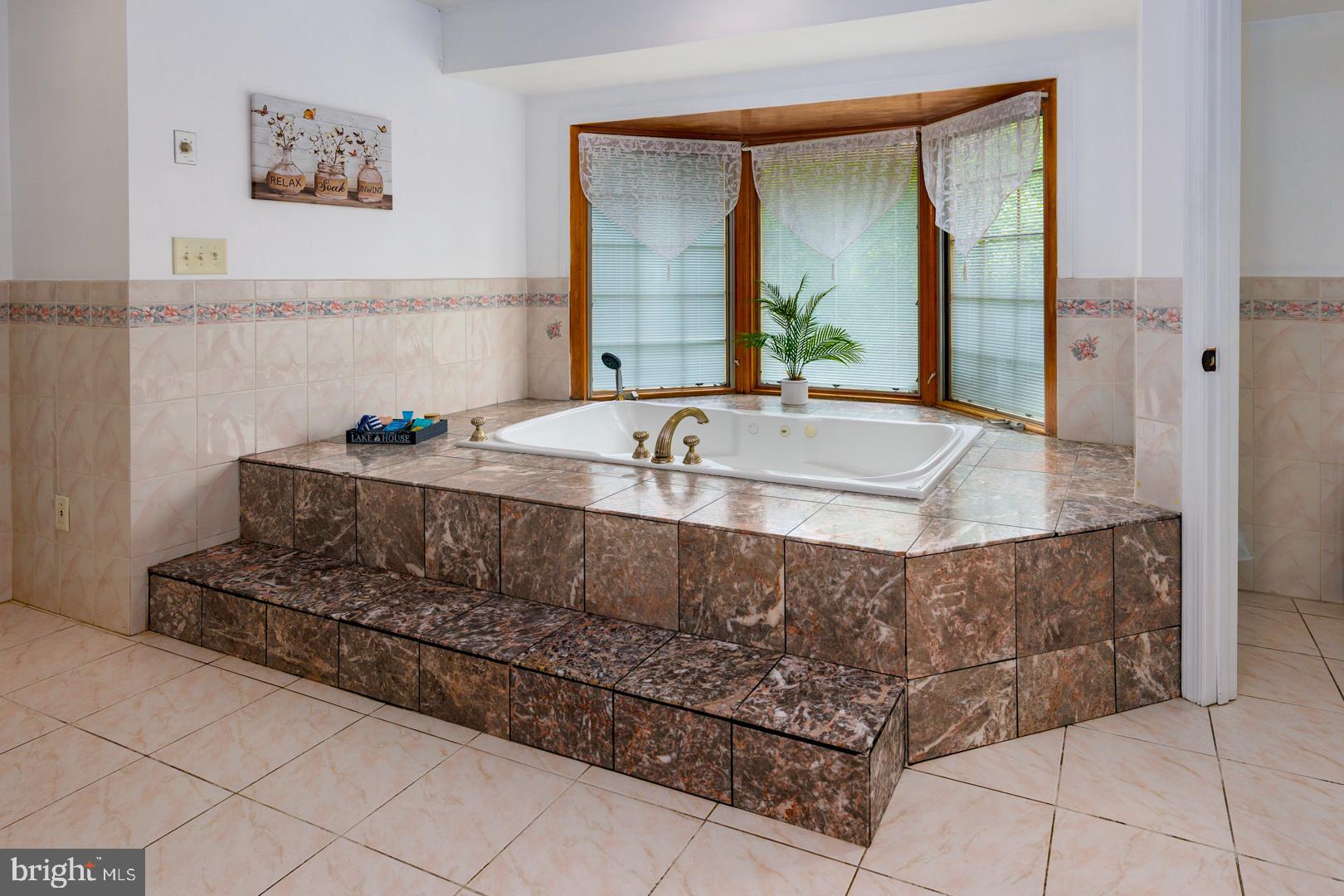 TOWN POINT ESTATES - Residential