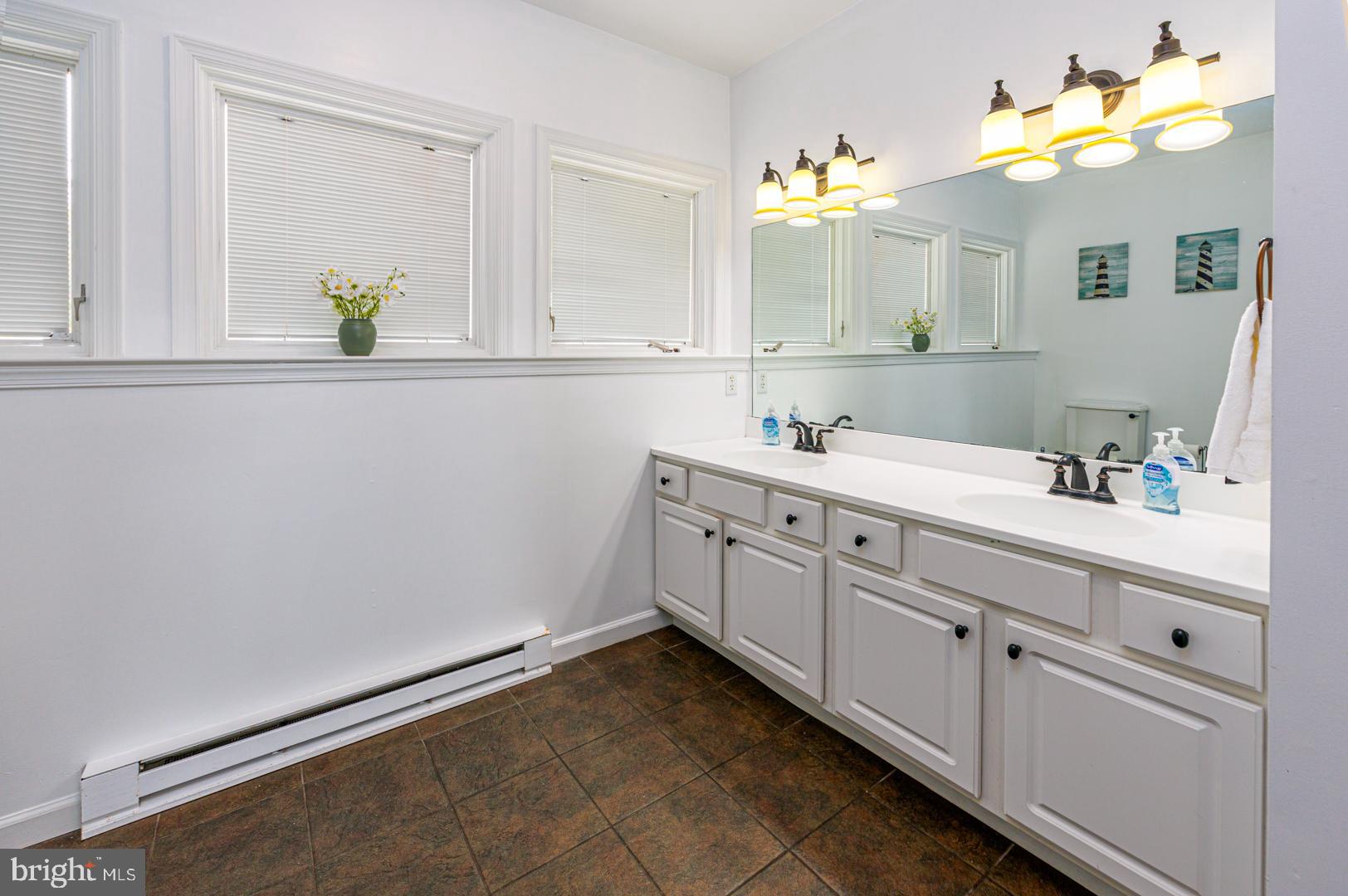 TOWN POINT ESTATES - Residential