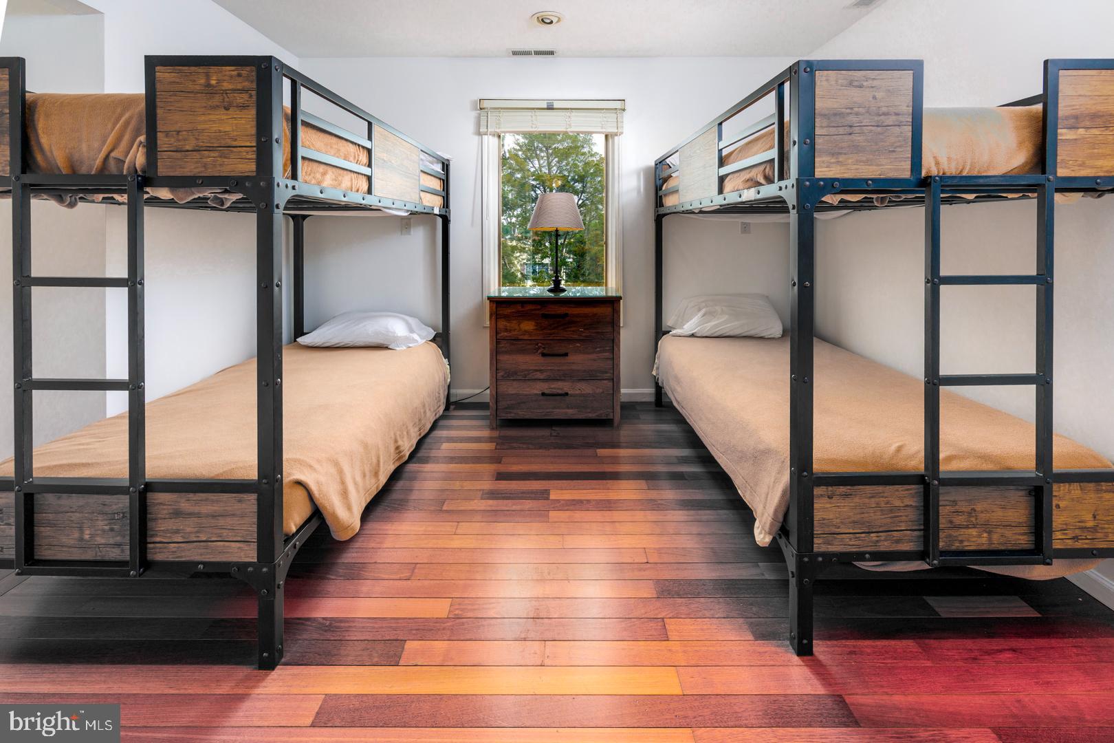 TOWN POINT ESTATES - Residential