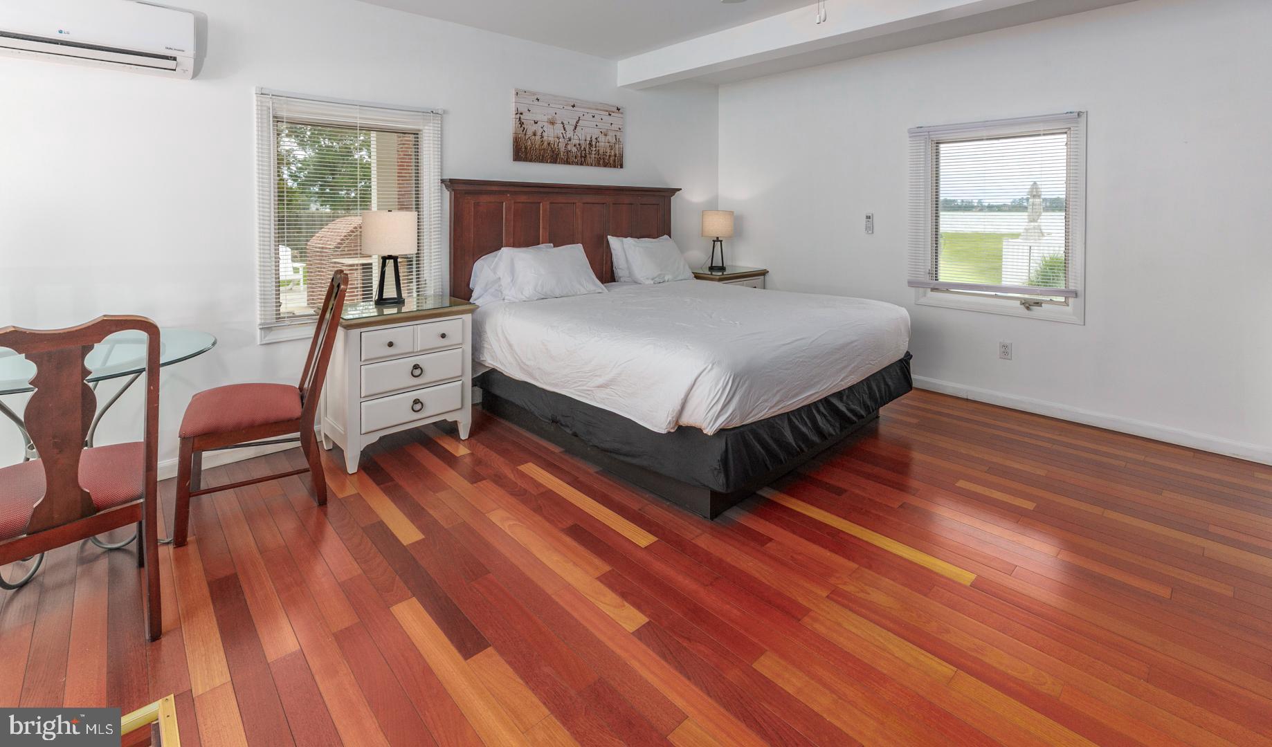 TOWN POINT ESTATES - Residential