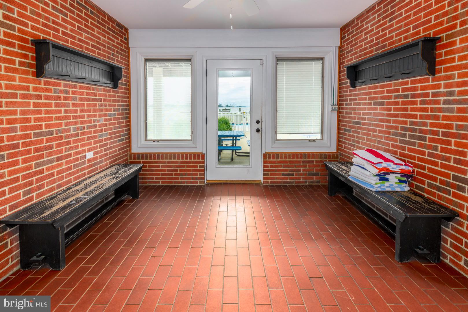 TOWN POINT ESTATES - Residential