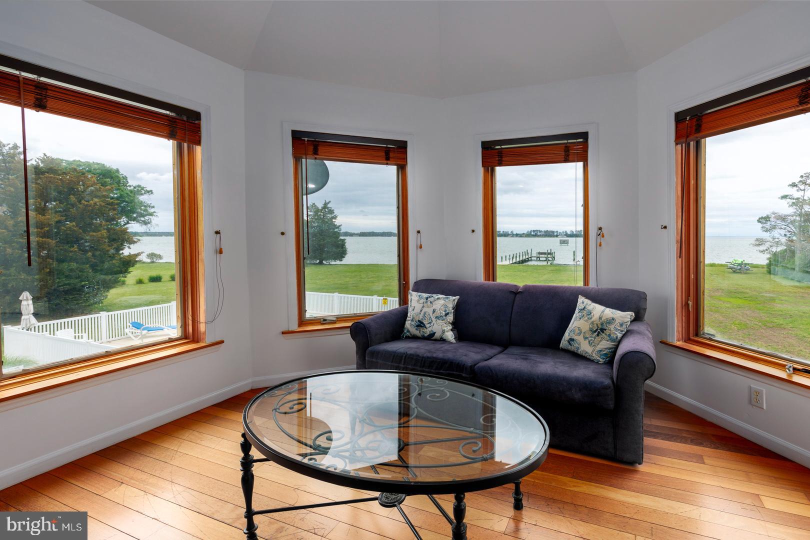 TOWN POINT ESTATES - Residential