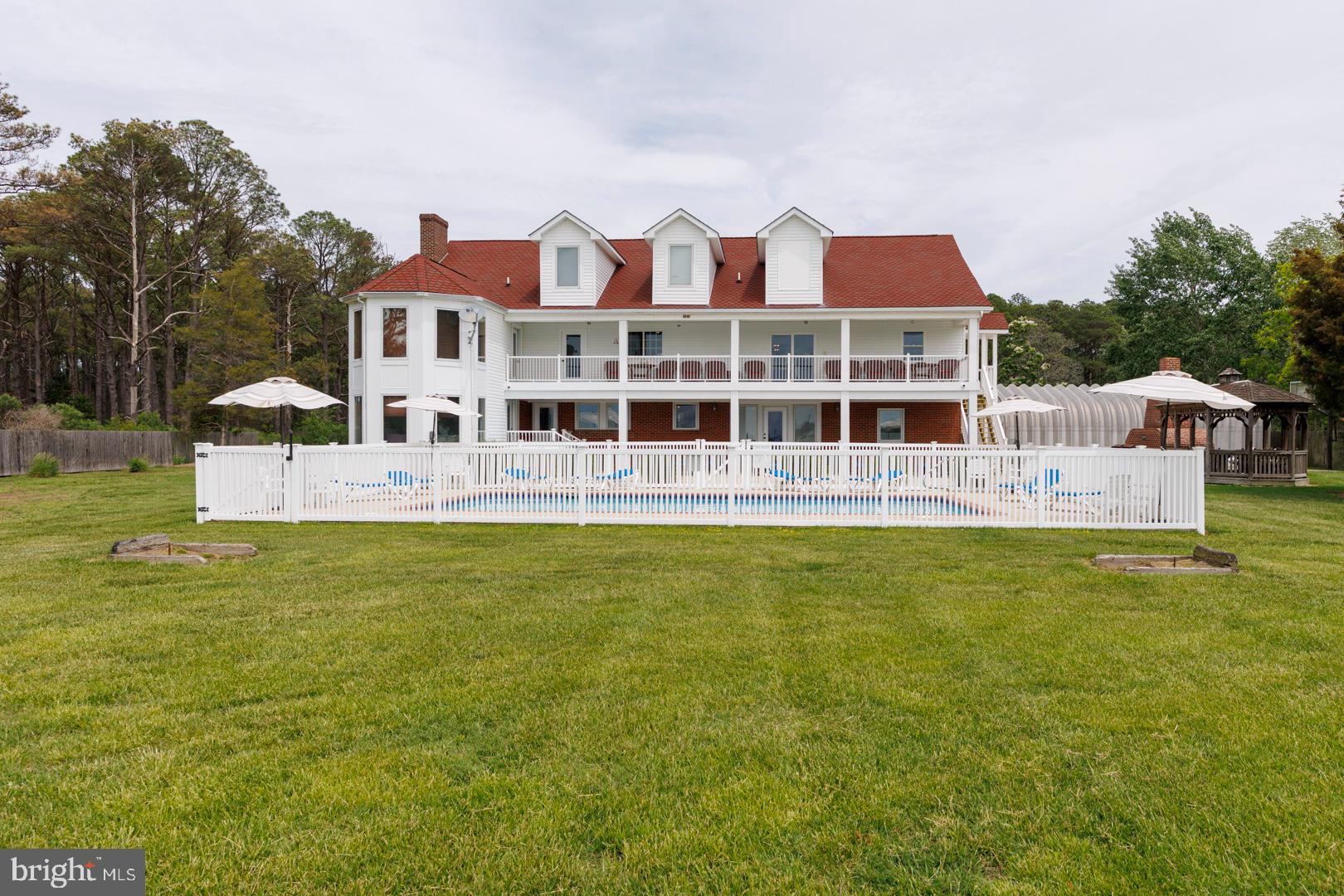 TOWN POINT ESTATES - Residential