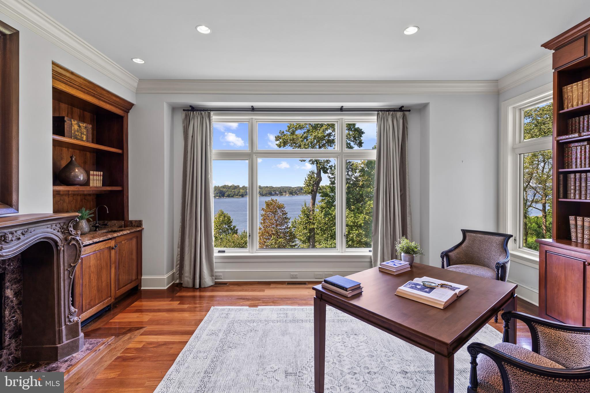 PENDENNIS MOUNT - Residential