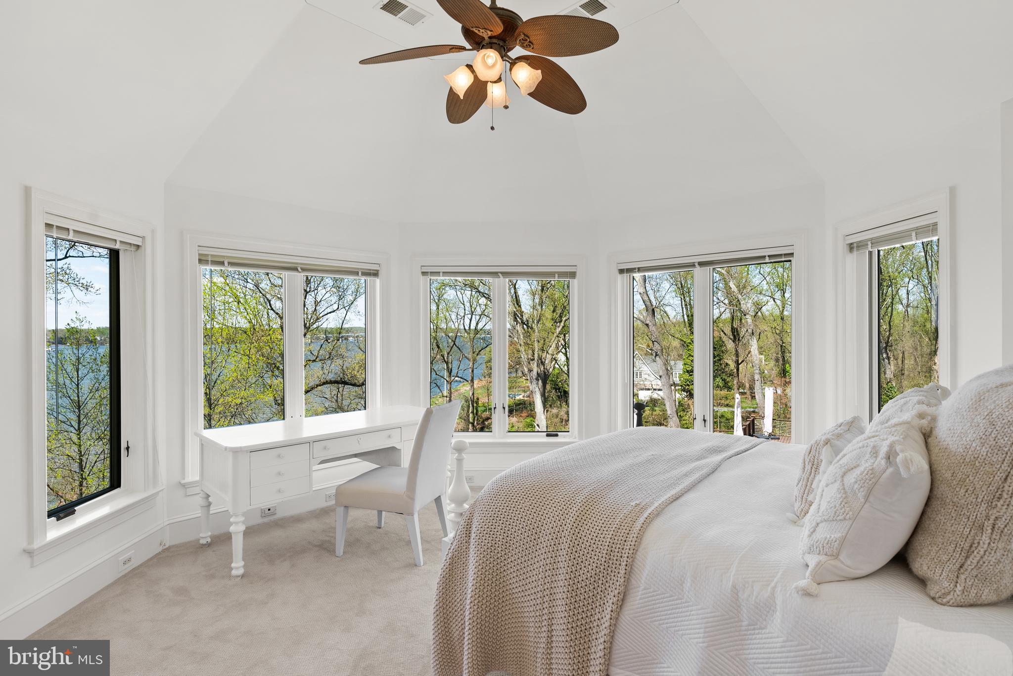 PENDENNIS MOUNT - Residential