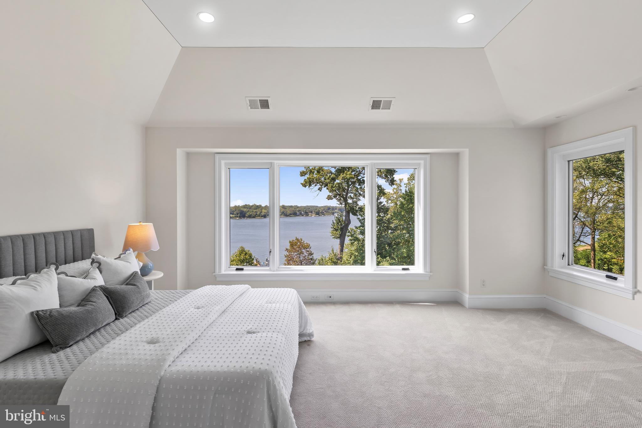 PENDENNIS MOUNT - Residential